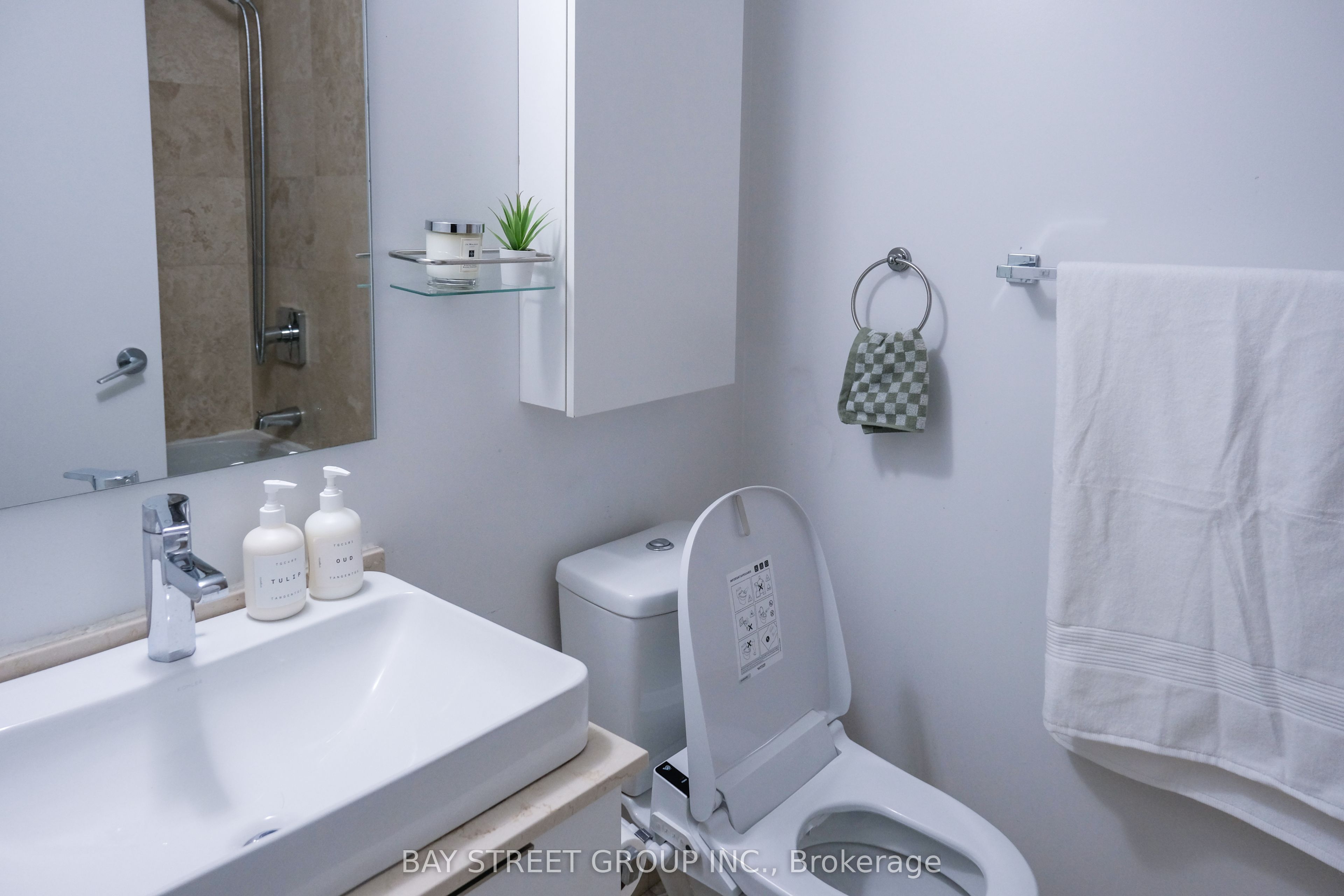 14 York Street 2406 Property Photo 6