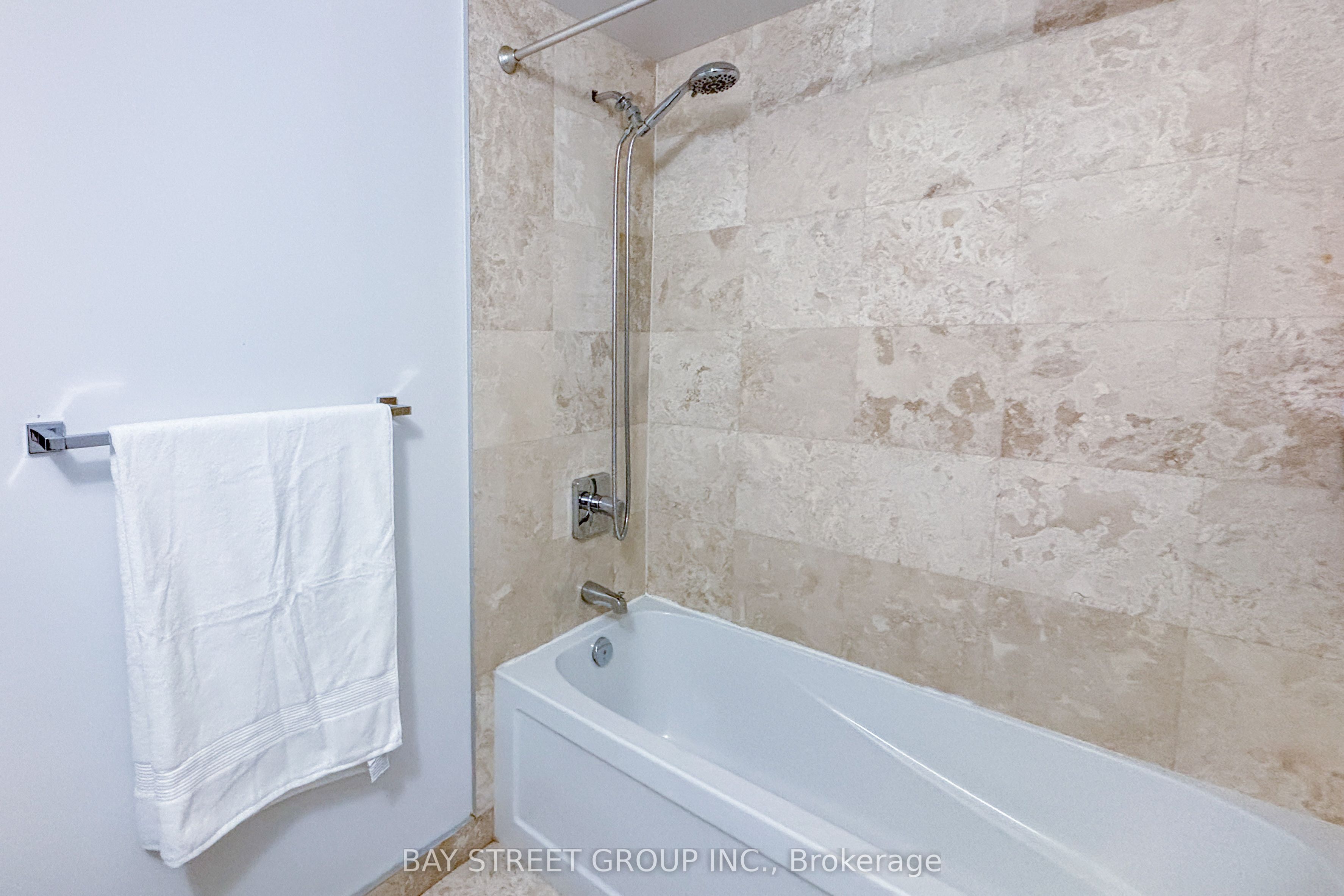 14 York Street 2406 Property Photo 7
