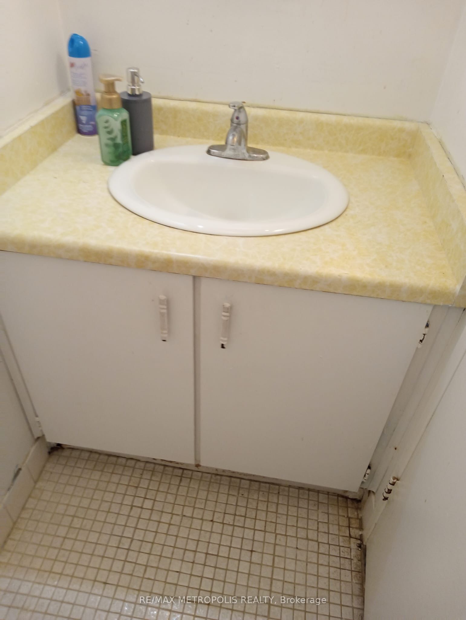 25 Sunrise Avenue 202 Property Photo 4