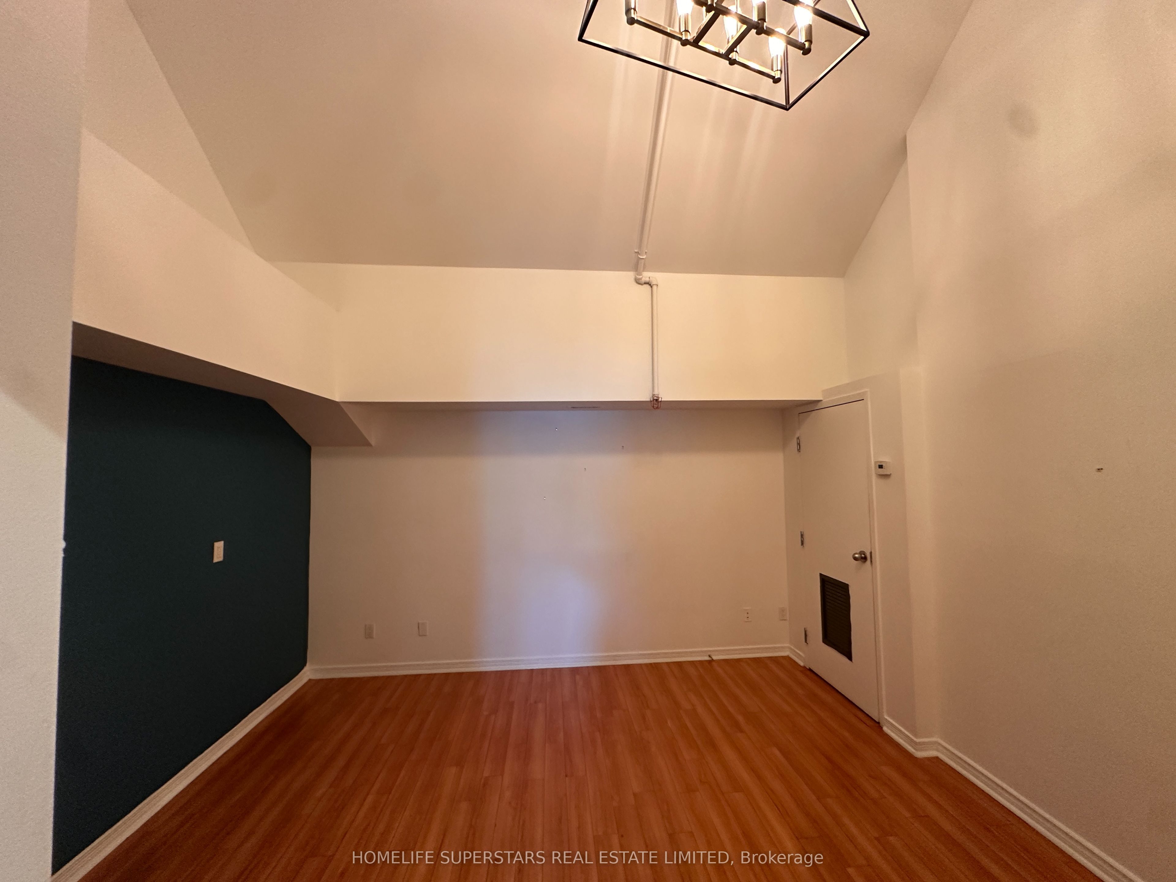 38 Kensington Place 204 Property Photo 6