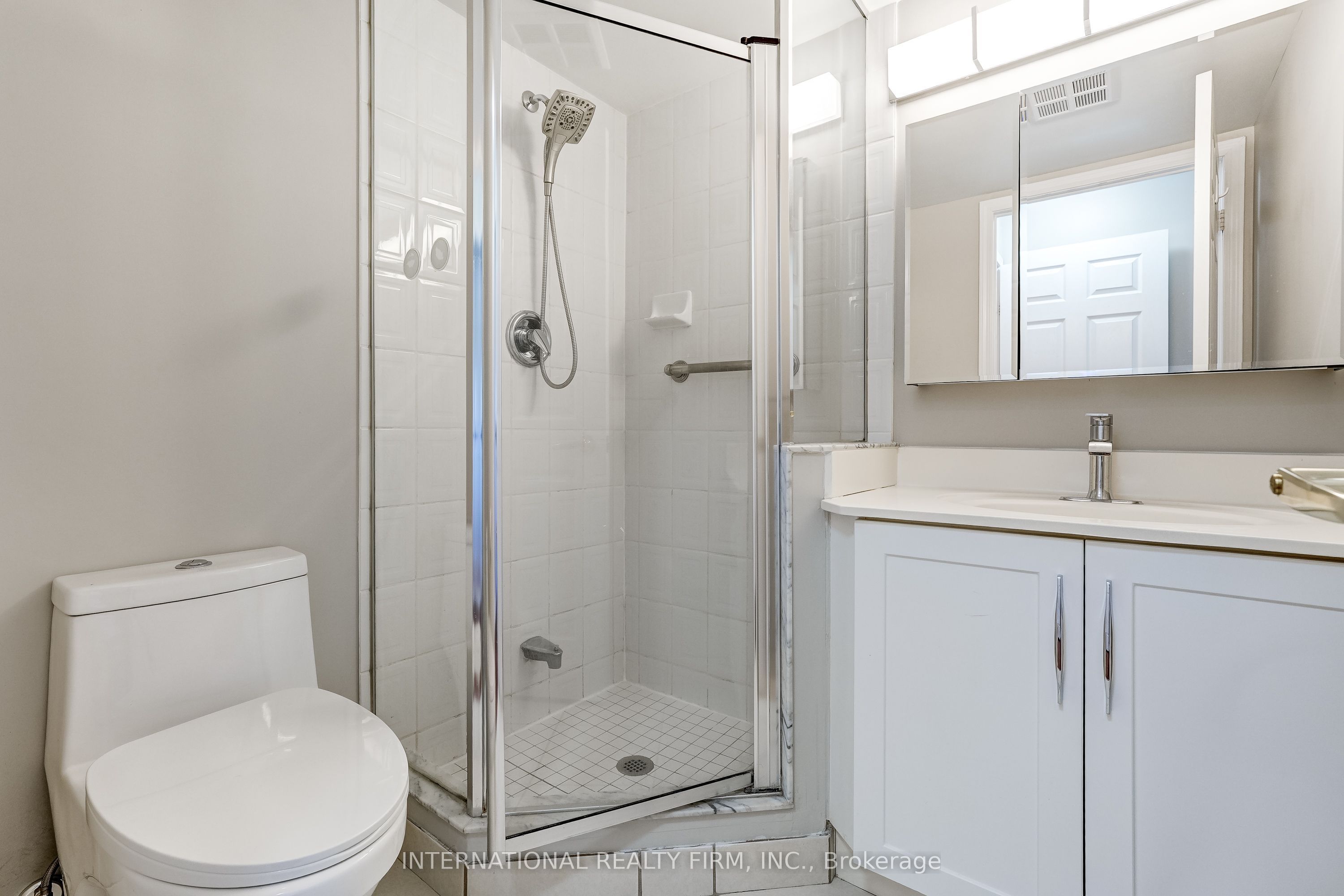 8 Hillcrest Avenue 906 Property Photo 12
