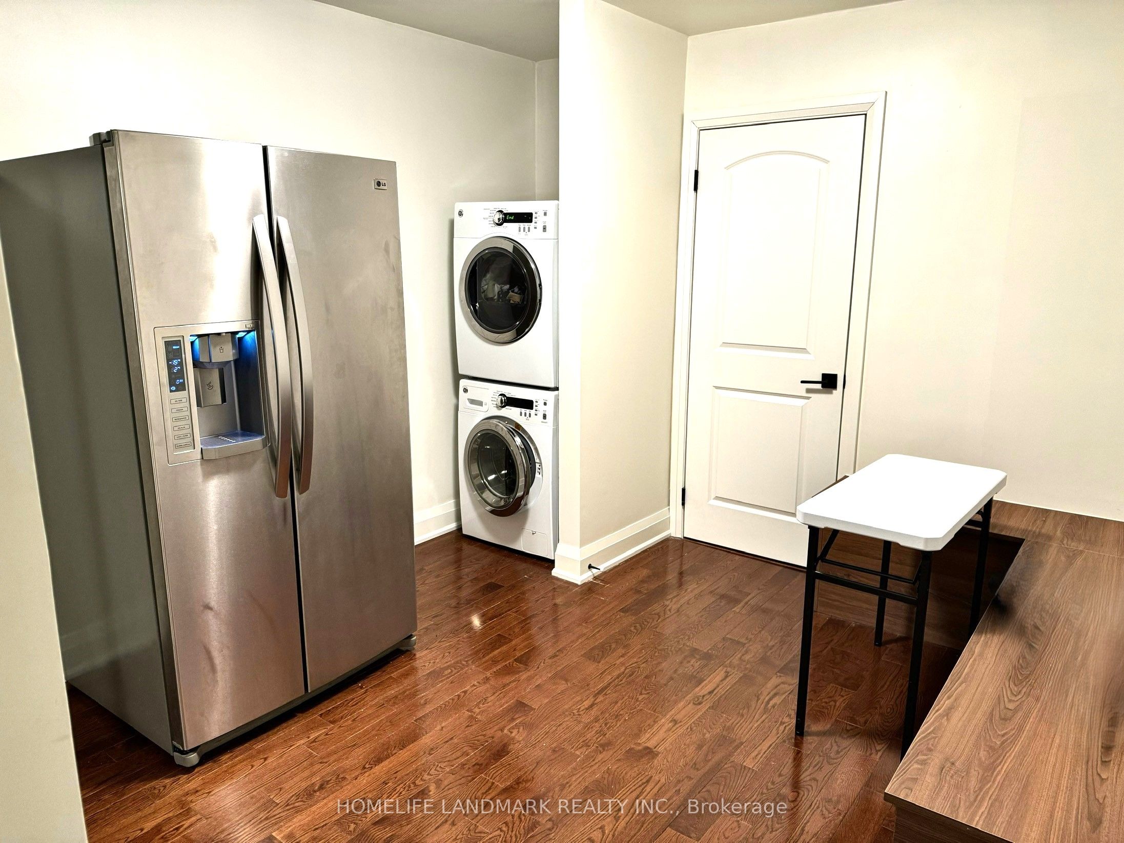 95 Poyntz Avenue Property Photo 6