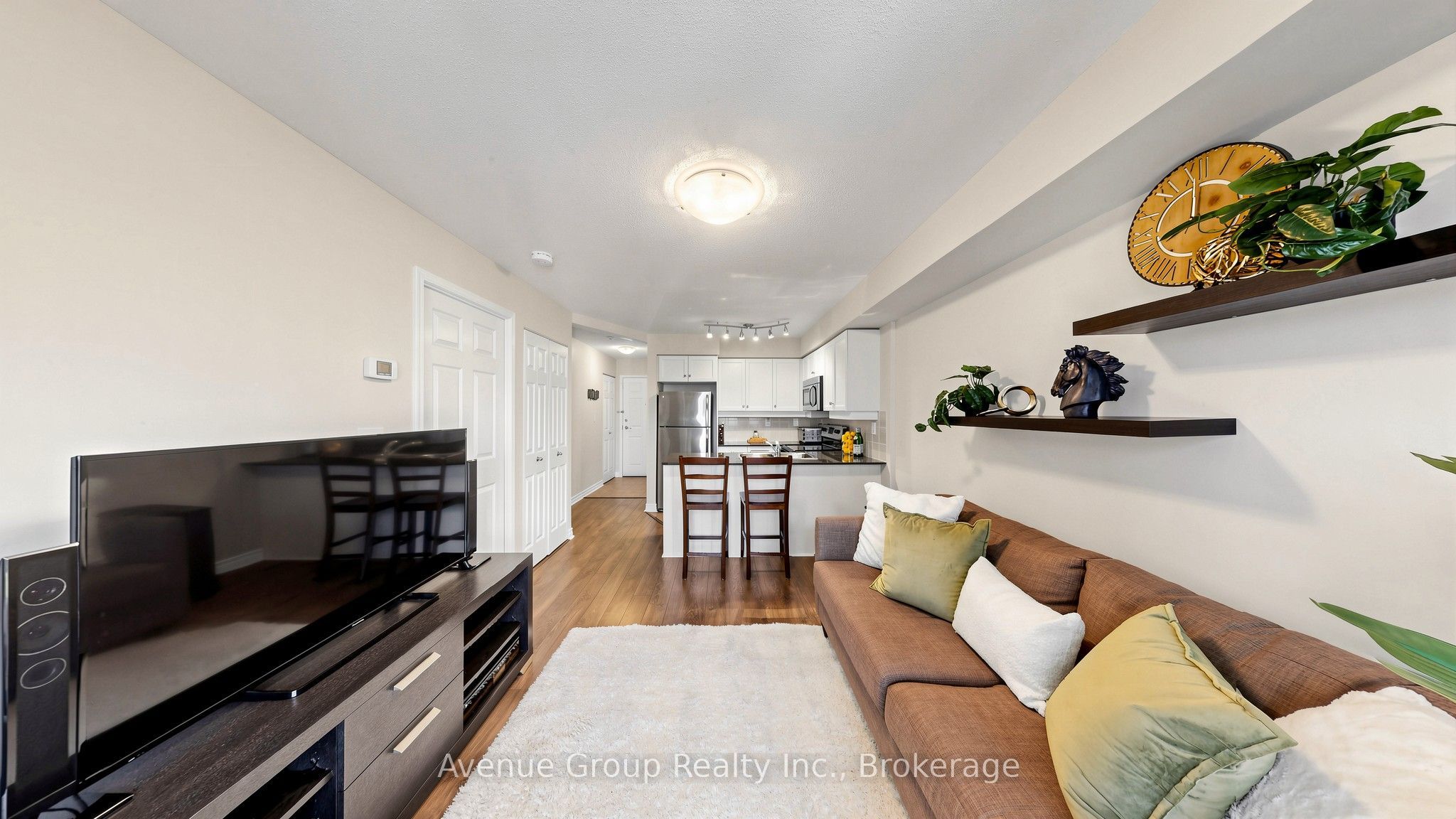 19 Barberry Place 513 Property Photo 6
