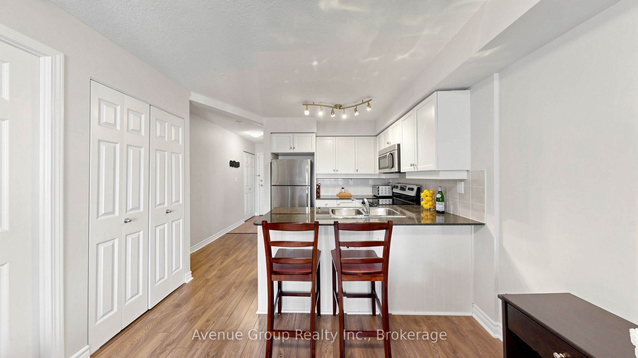 19 Barberry Place 513 Property Photo 13