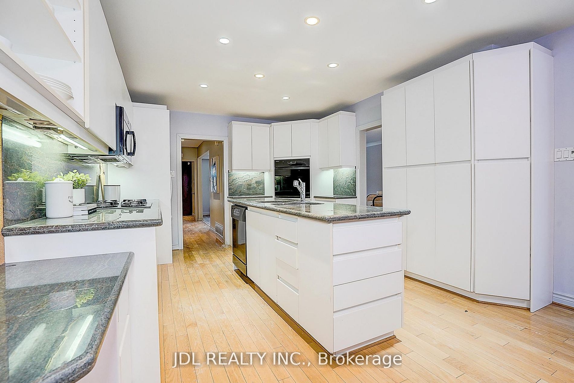 87 Munro Boulevard Property Photo 13