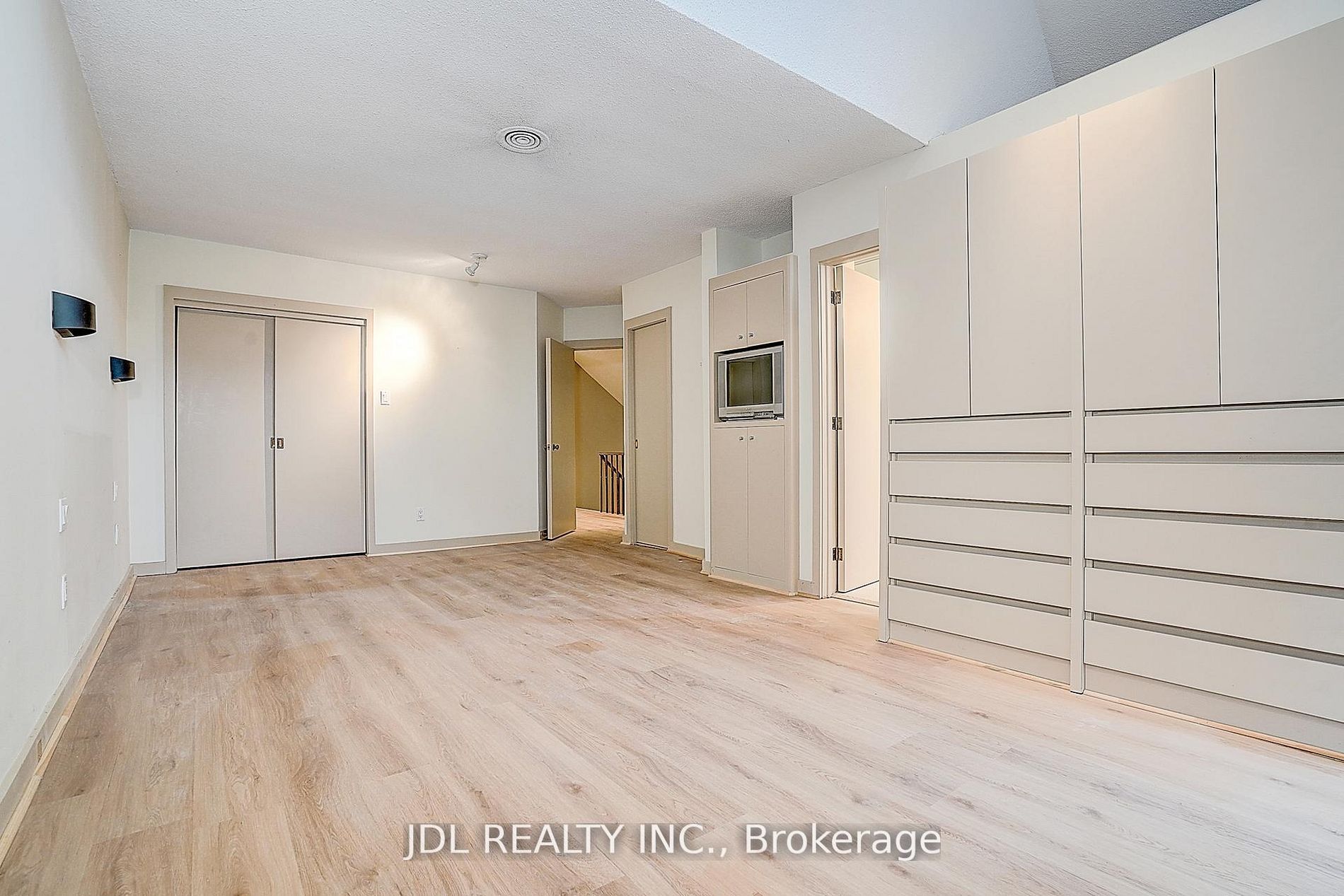 87 Munro Boulevard Property Photo 19