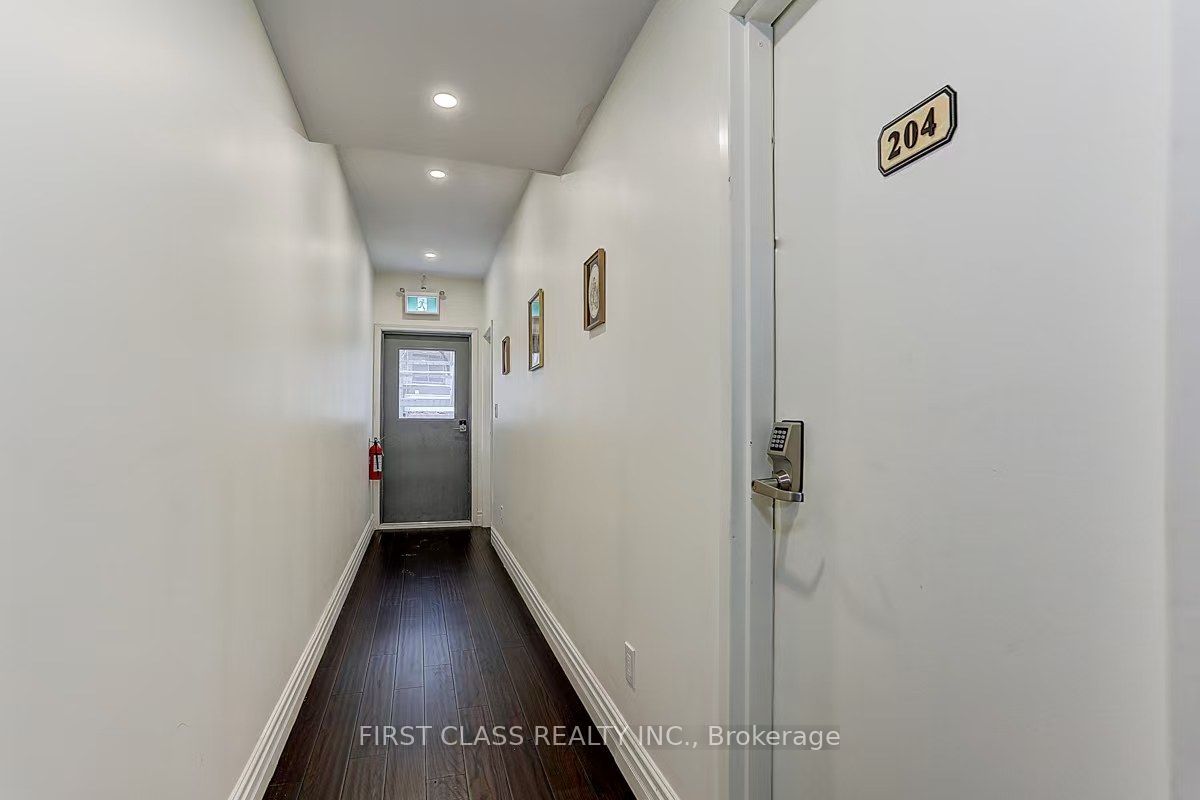 600 Parliament Street Property Photo 4