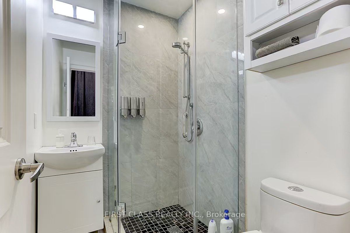 600 Parliament Street Property Photo 6