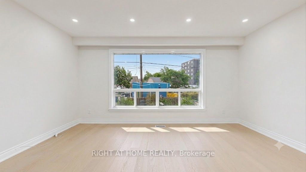 76 Fenside Drive Property Photo 3