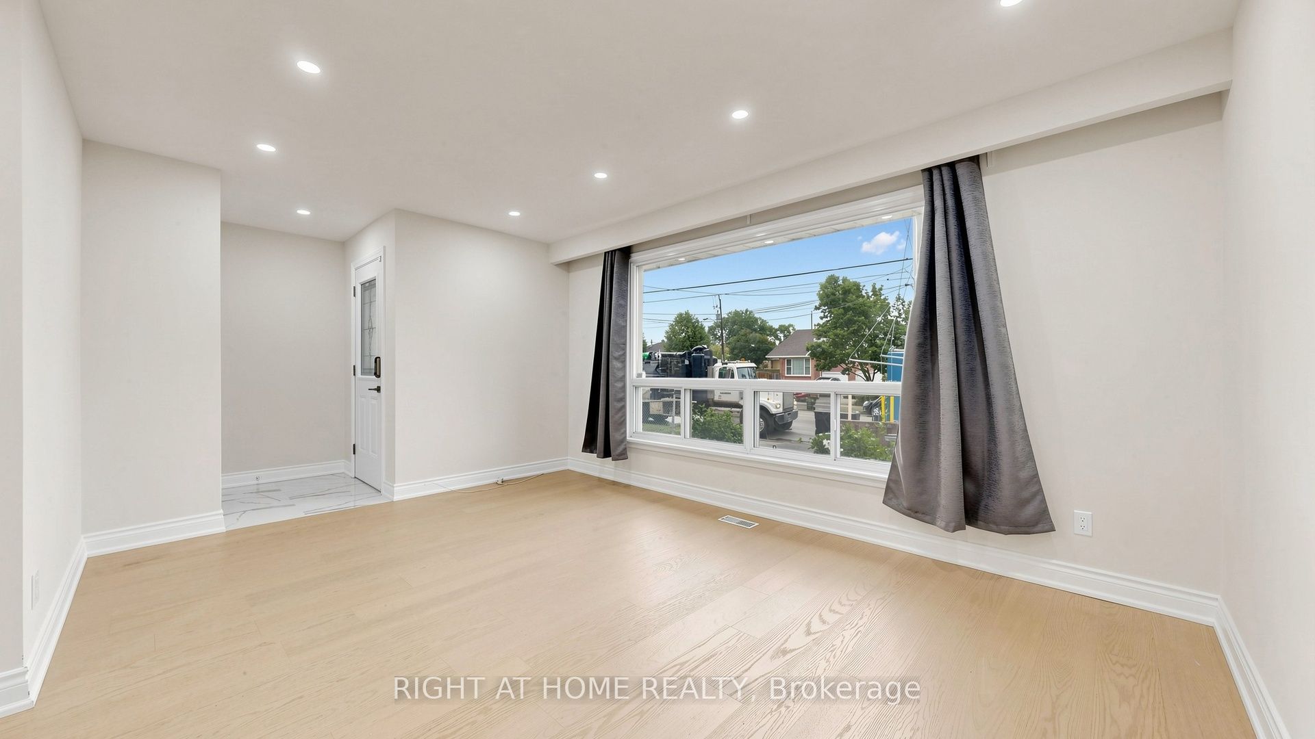 76 Fenside Drive Property Photo 4