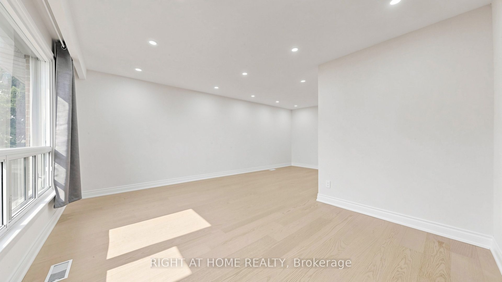 76 Fenside Drive Property Photo 5