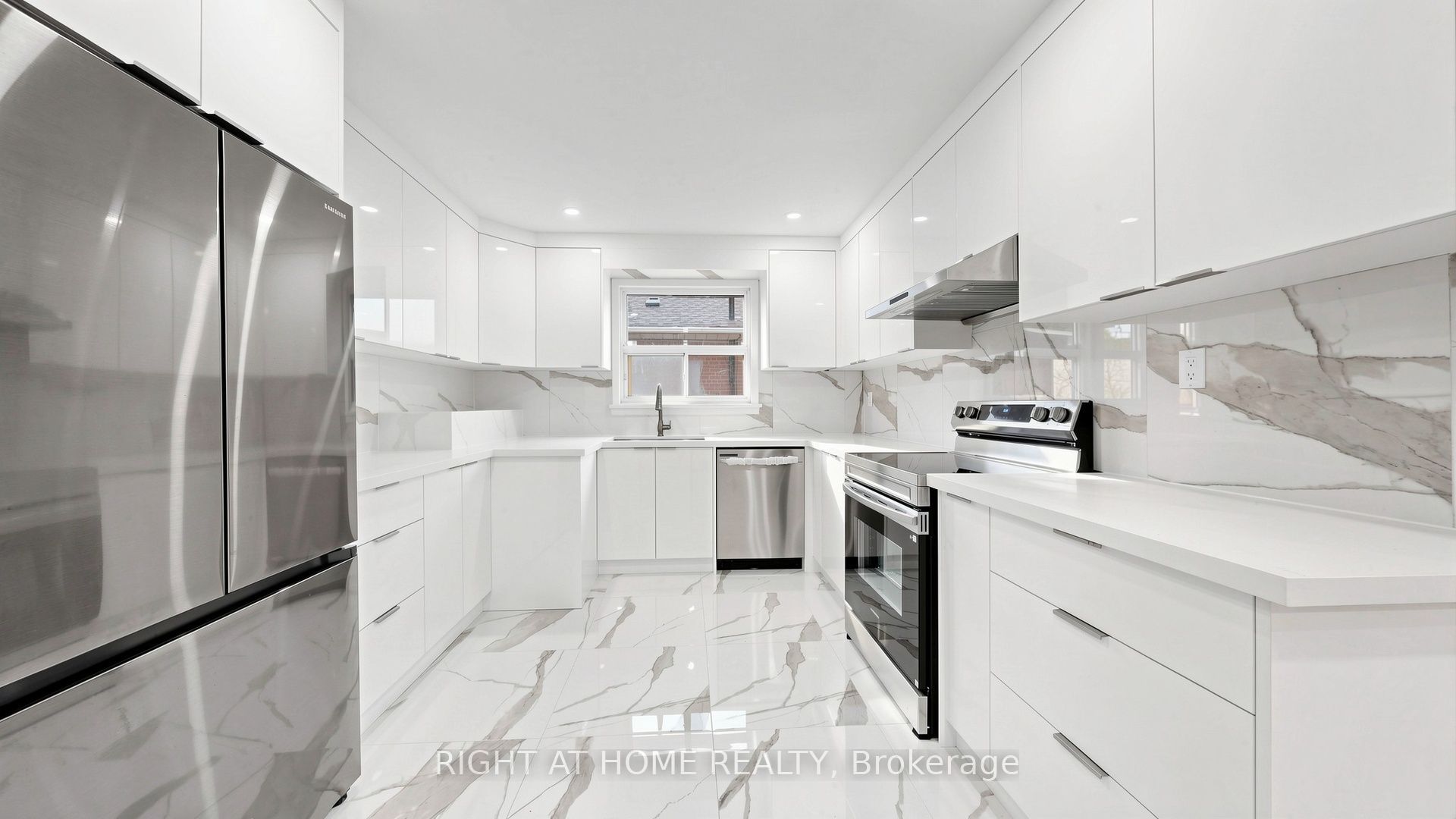 76 Fenside Drive Property Photo 10