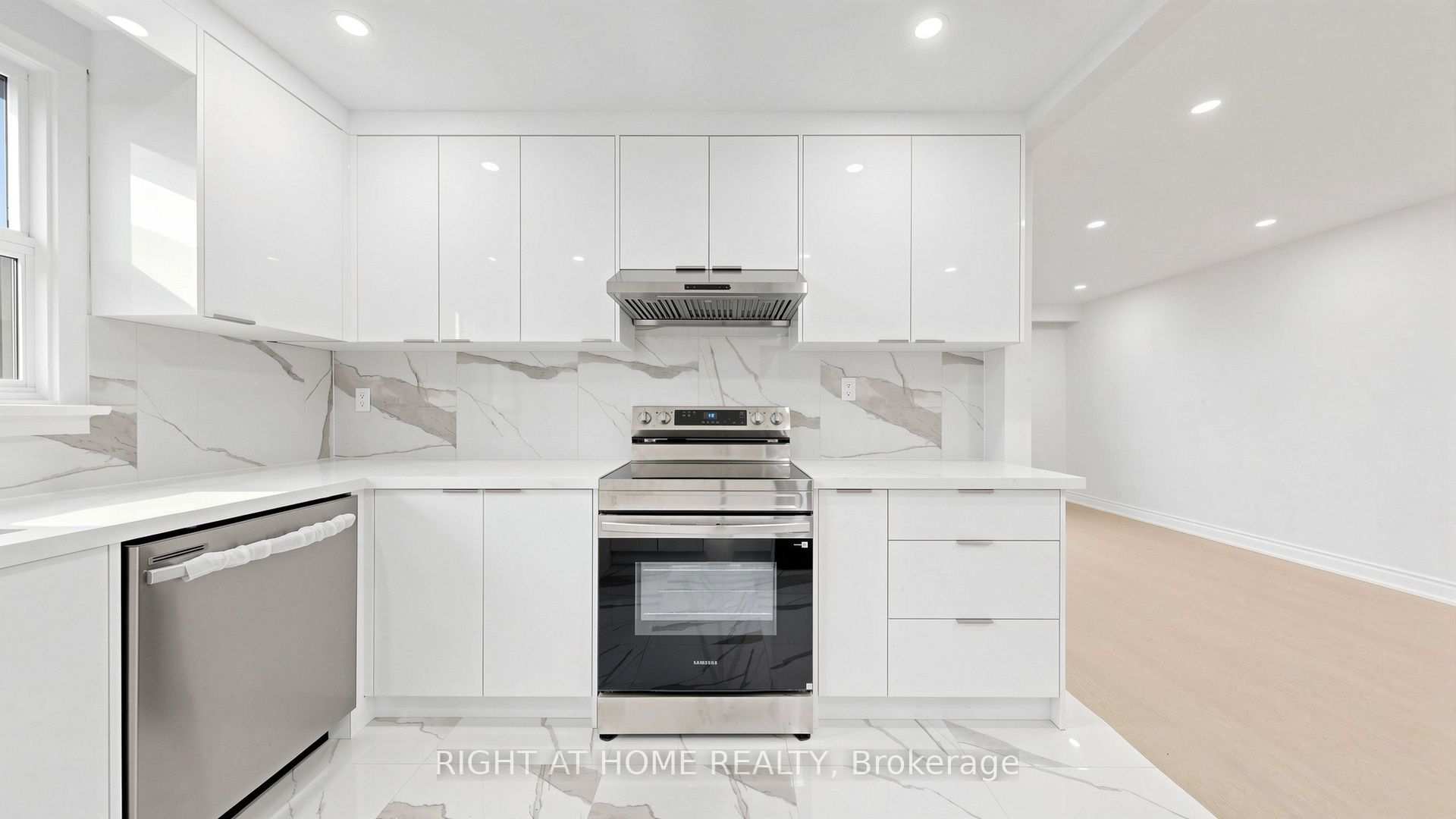76 Fenside Drive Property Photo 11