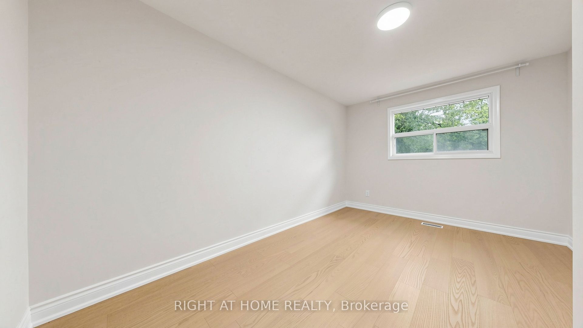 76 Fenside Drive Property Photo 14