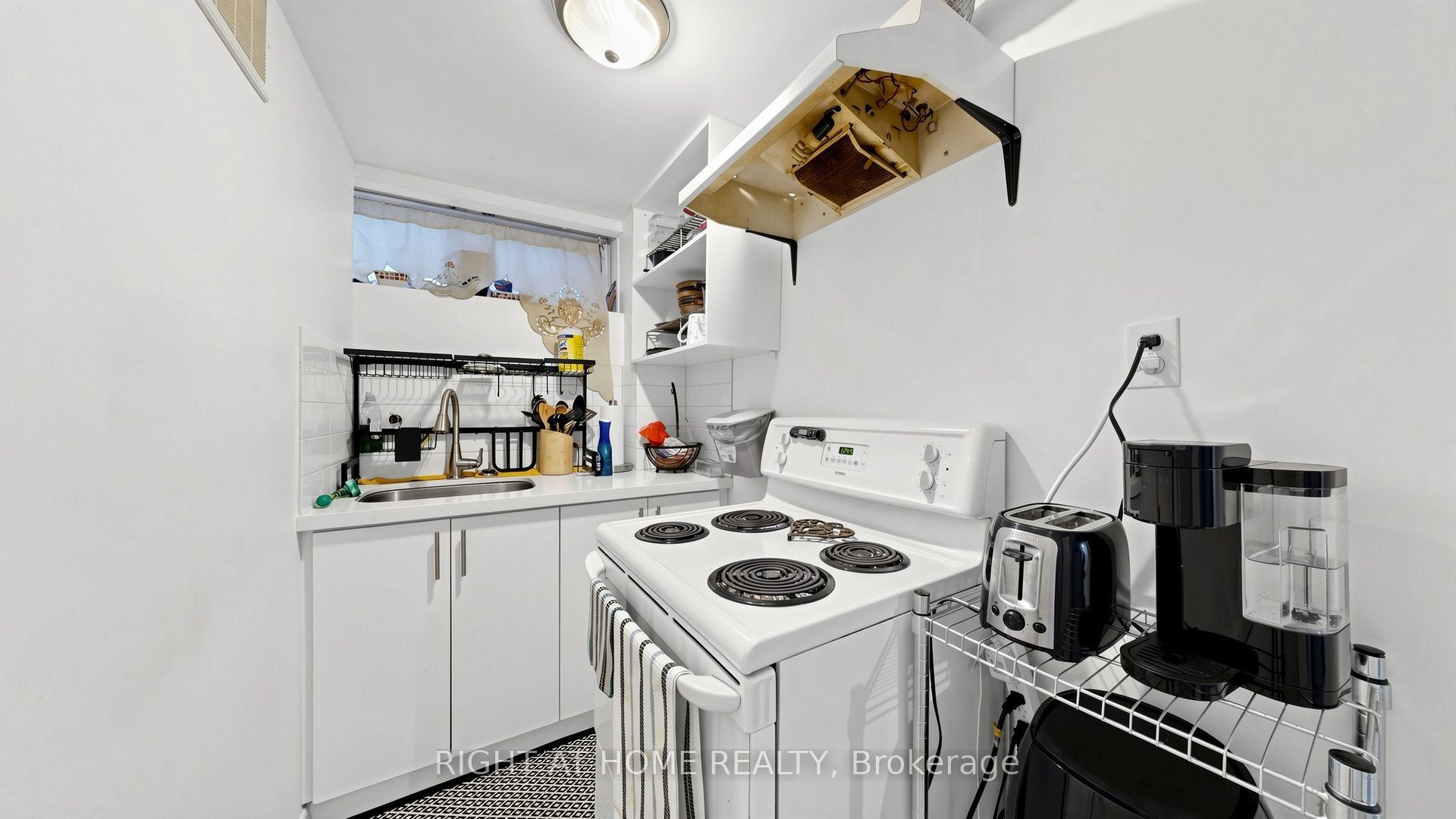 76 Fenside Drive Property Photo 29
