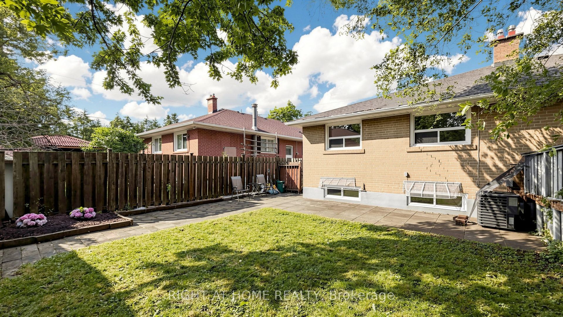 76 Fenside Drive Property Photo 39