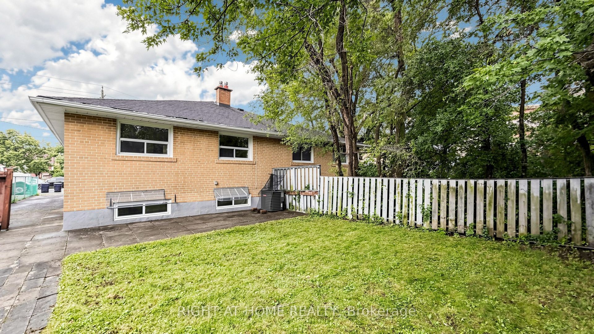 76 Fenside Drive Property Photo 40