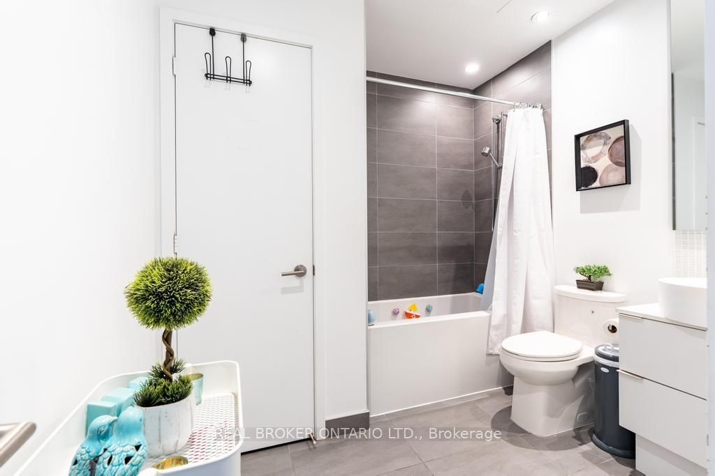 185 Roehampton Avenue S 1601 Property Photo 20