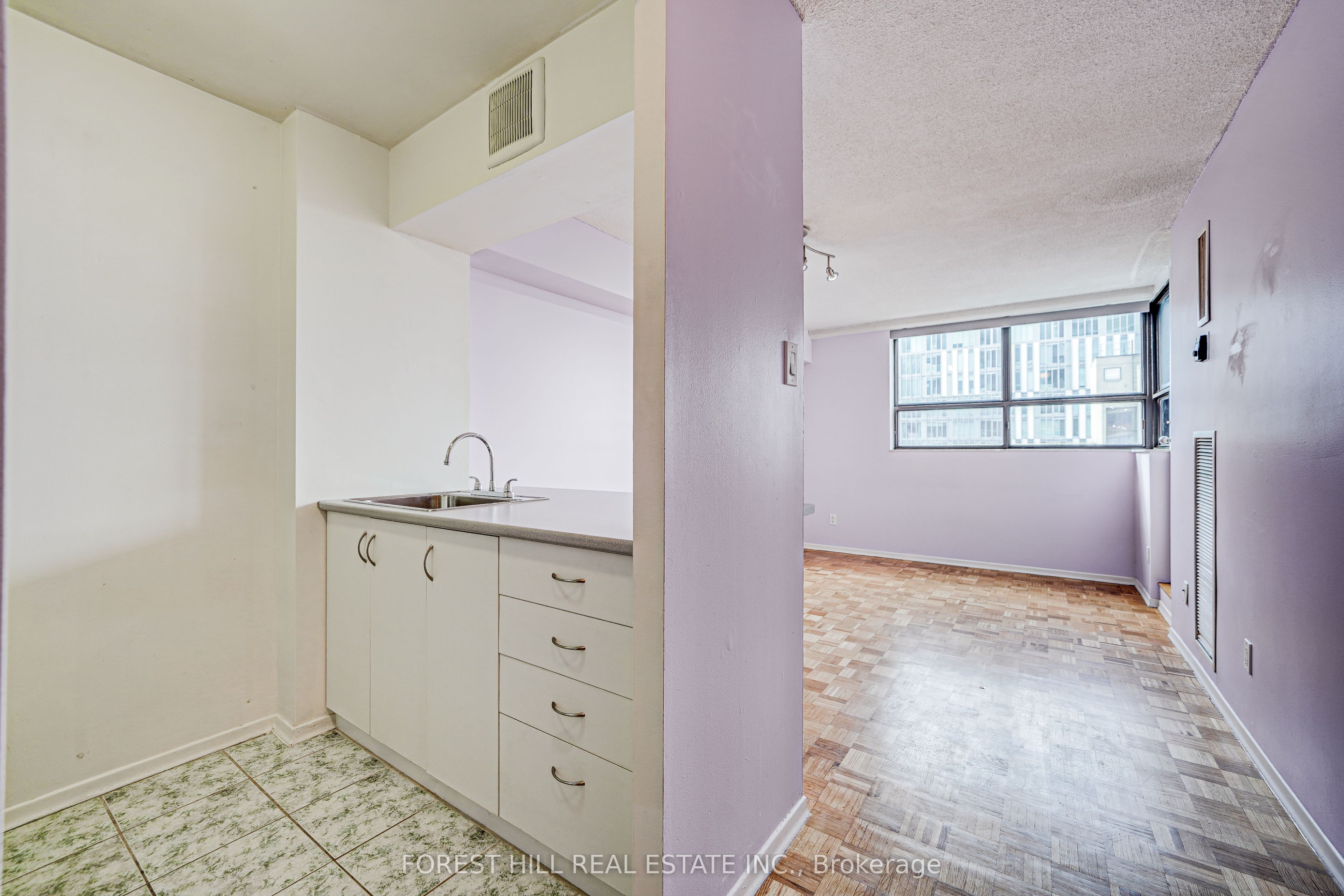 60 St. Patrick Street 728 Property Photo 5
