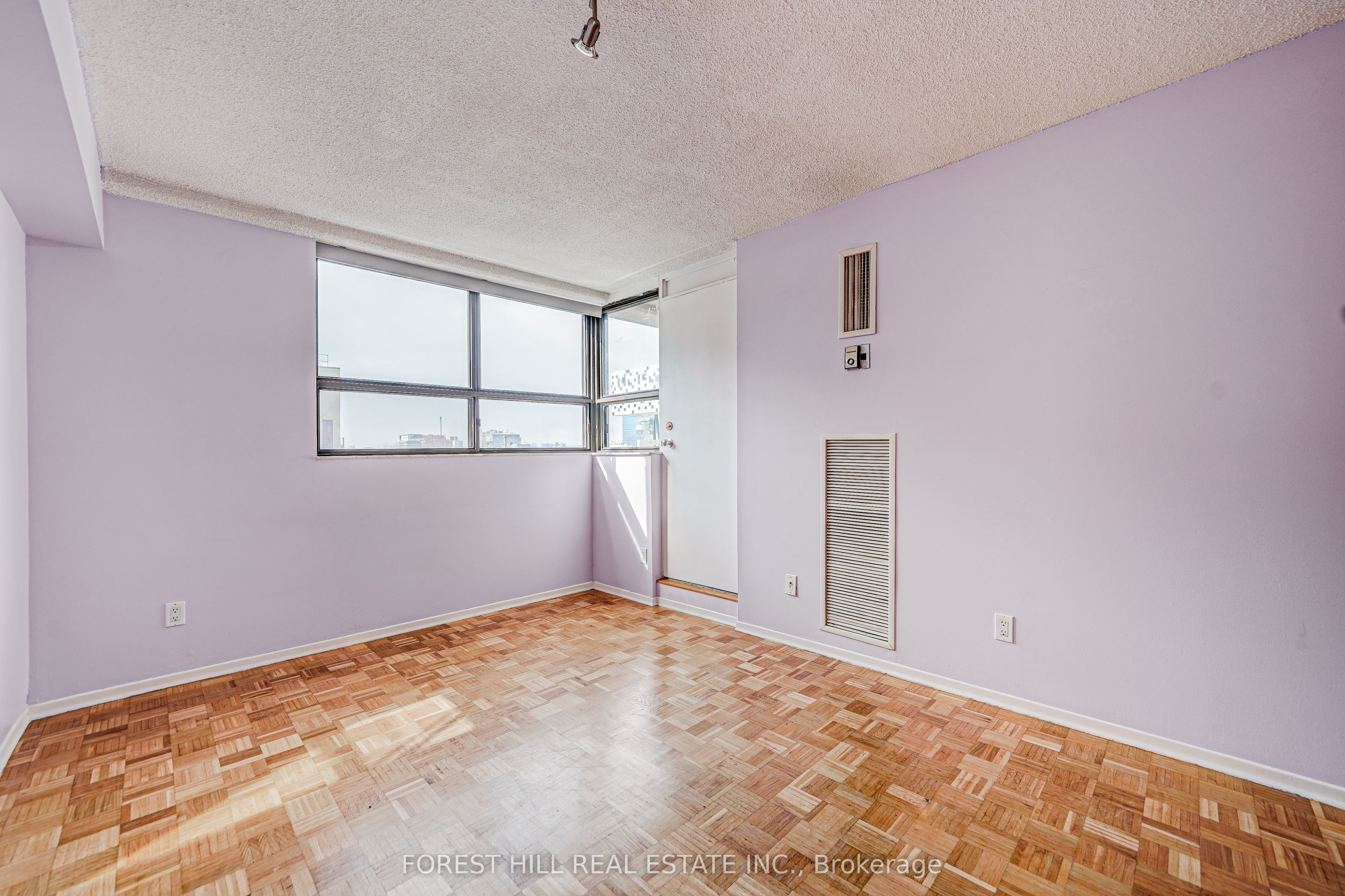 60 St. Patrick Street 728 Property Photo 10