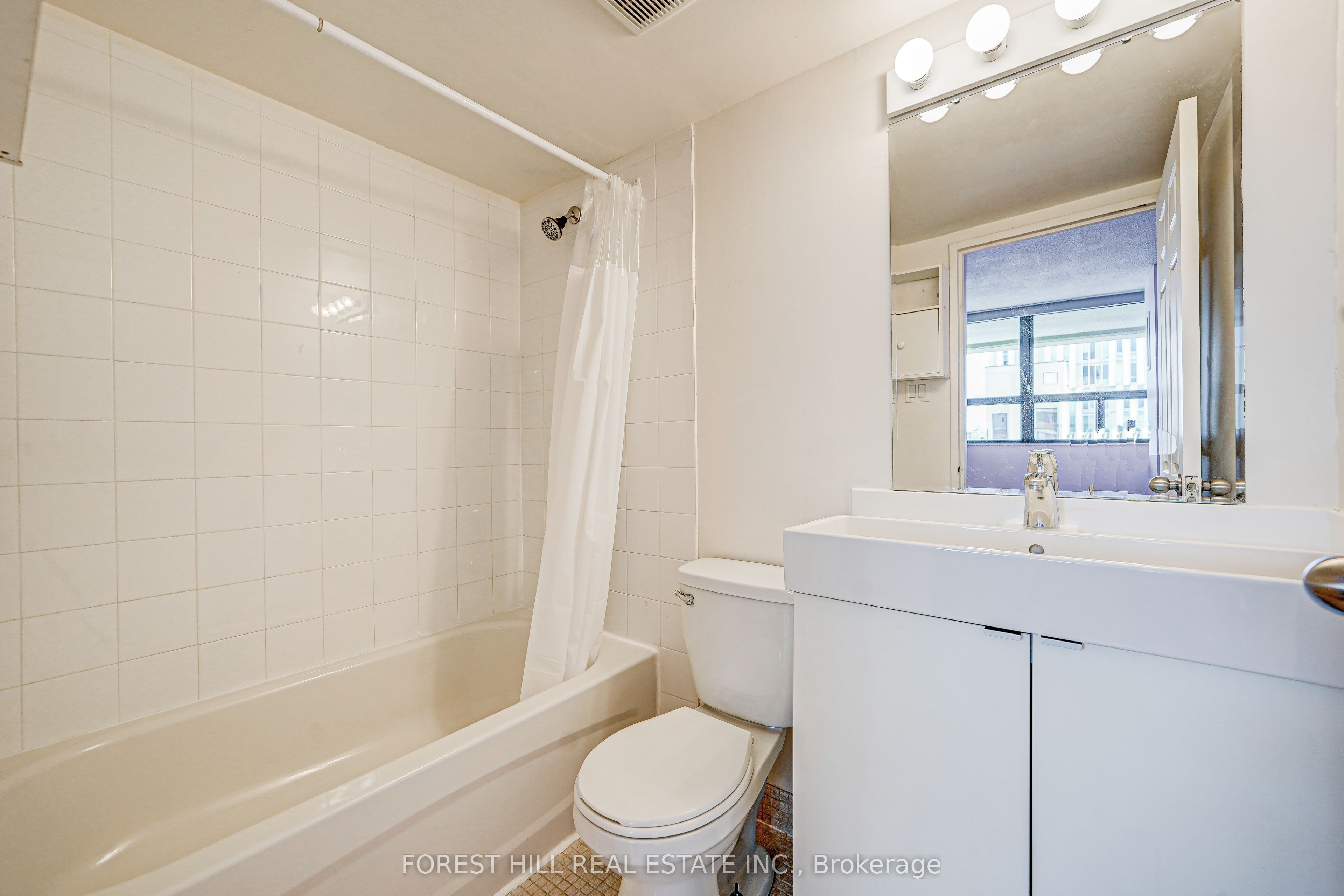 60 St. Patrick Street 728 Property Photo 17