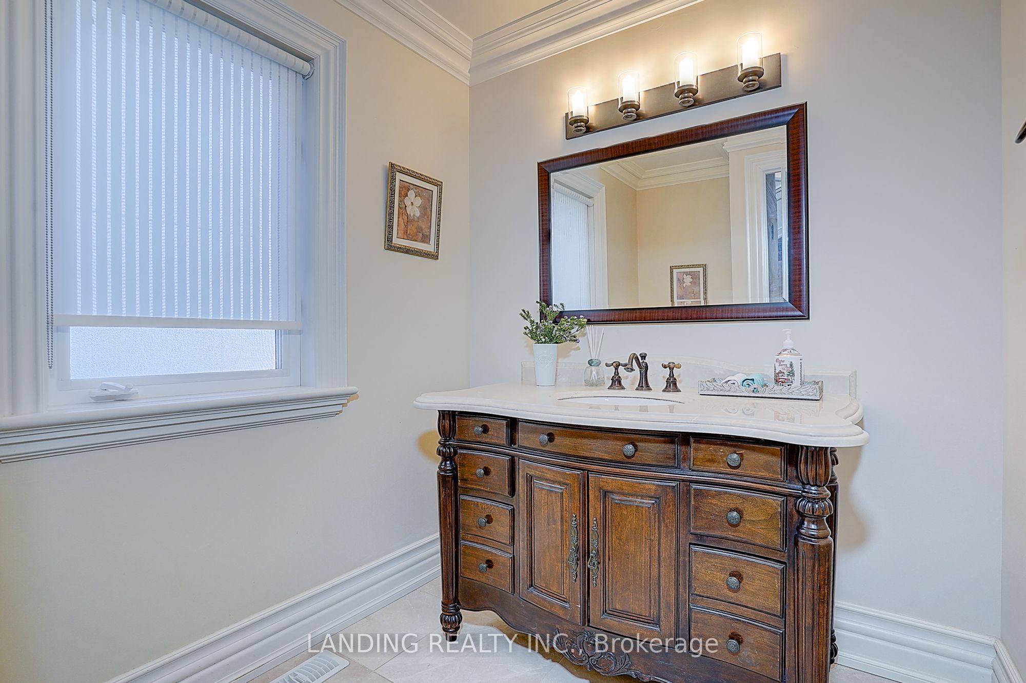 24 Abbotsford Road Property Photo 16
