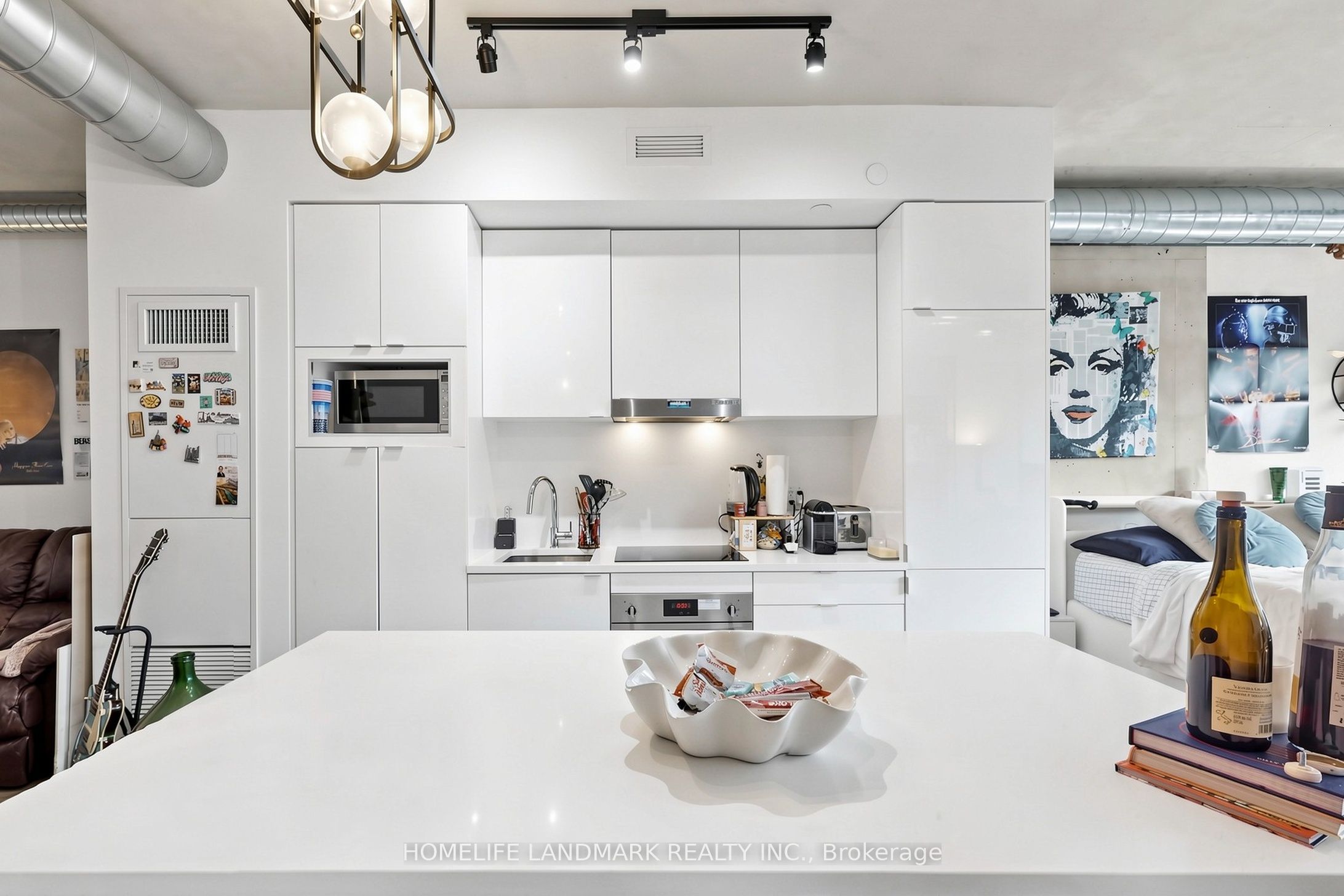 21 Lawren Harris Square 801 Property Photo 11