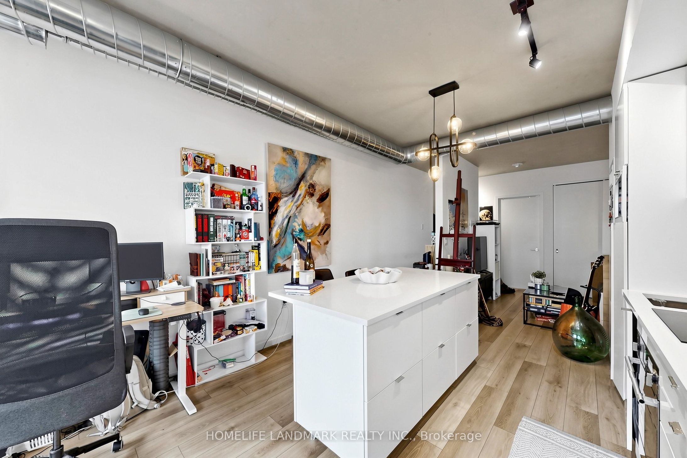 21 Lawren Harris Square 801 Property Photo 15
