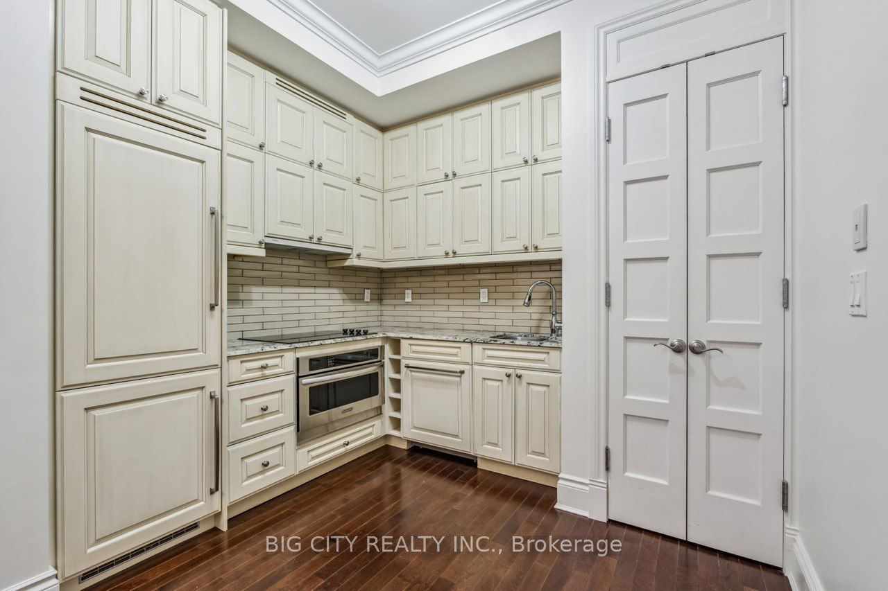 22 Leader Lane 408 Property Photo 7