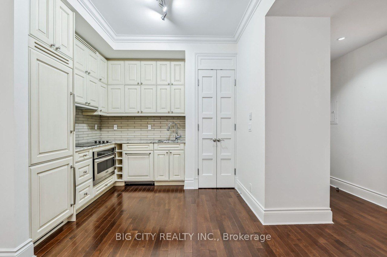22 Leader Lane 408 Property Photo 13