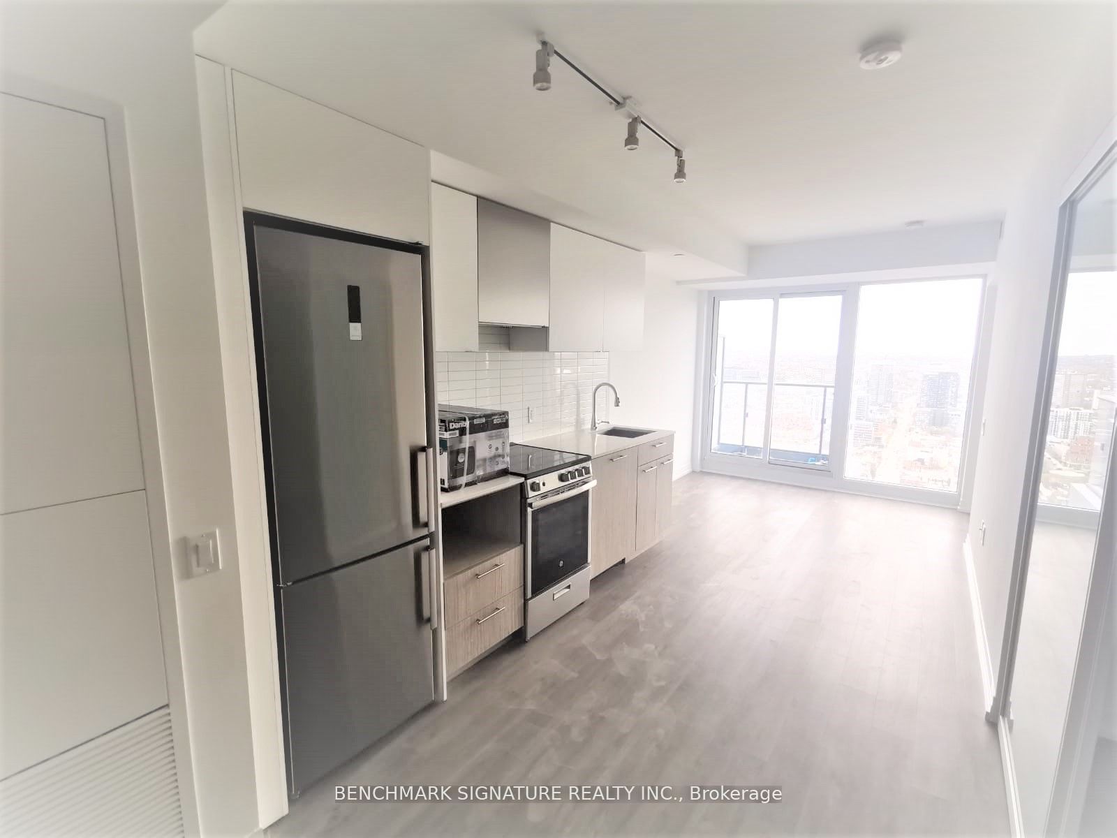 251 Jarvis Street 4015 Property Photo 4