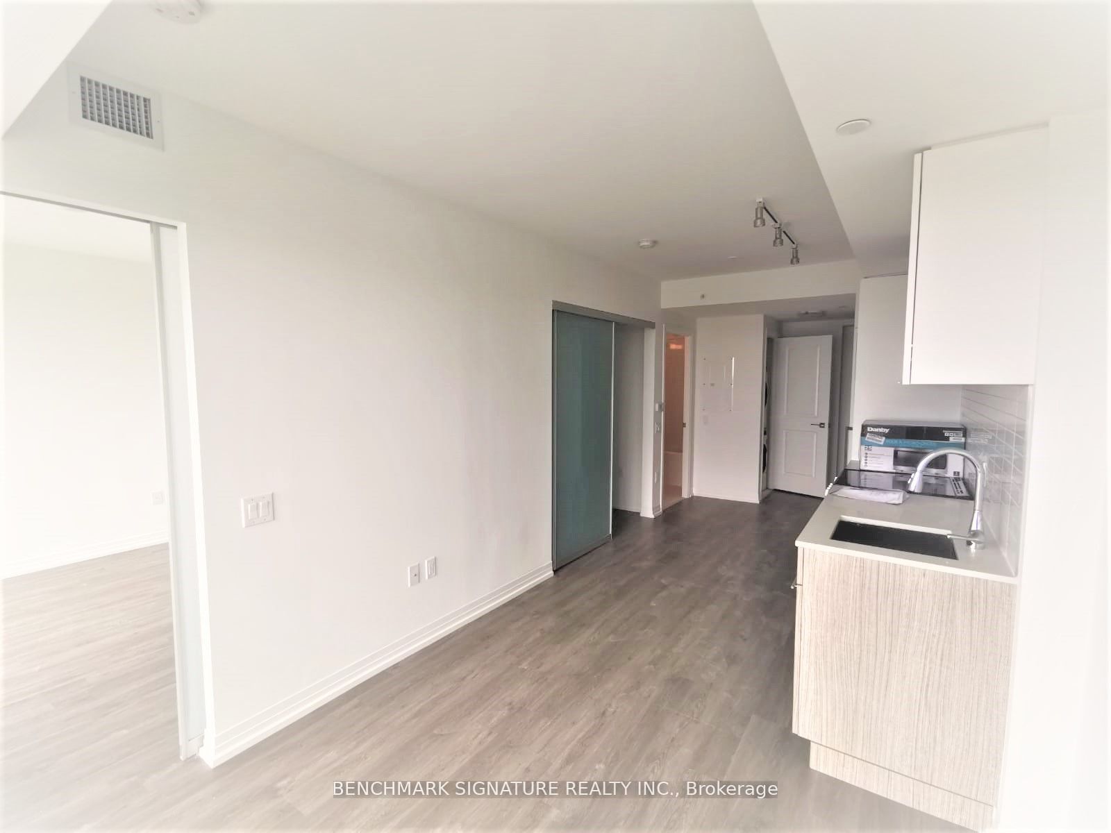 251 Jarvis Street 4015 Property Photo 6