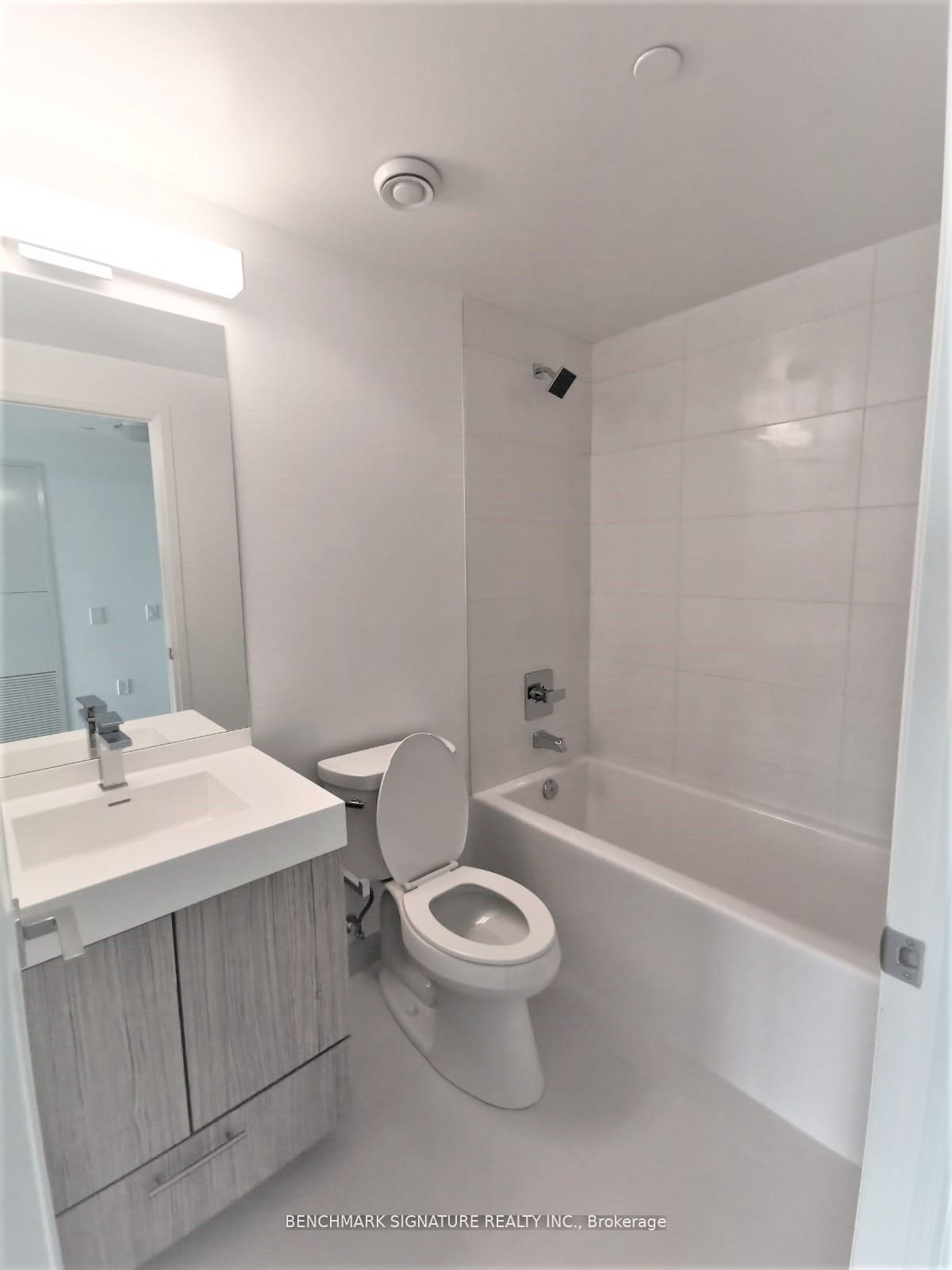 251 Jarvis Street 4015 Property Photo 12