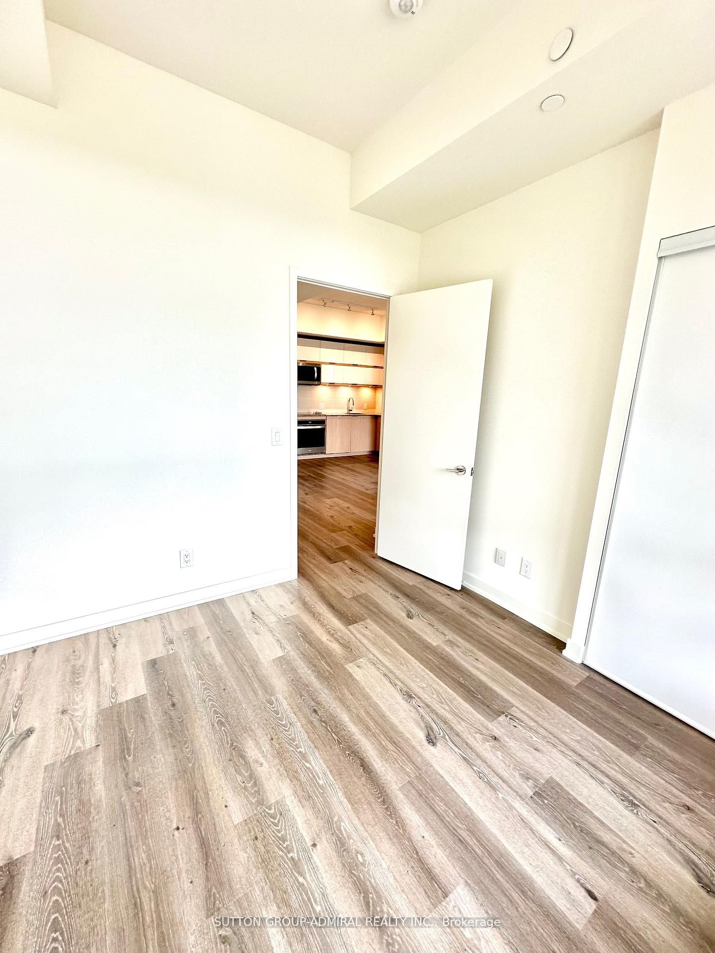 10 Deerlick Court 302 Property Photo 5