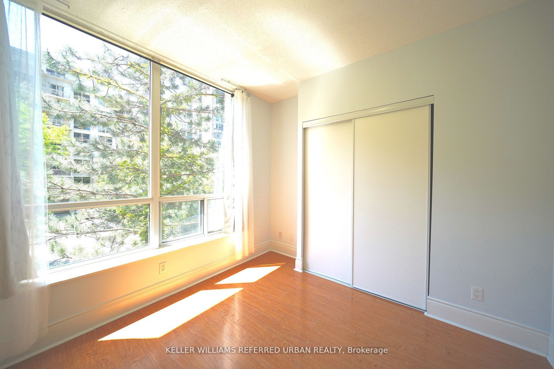 10 Northtown Way 212 Property Photo 14