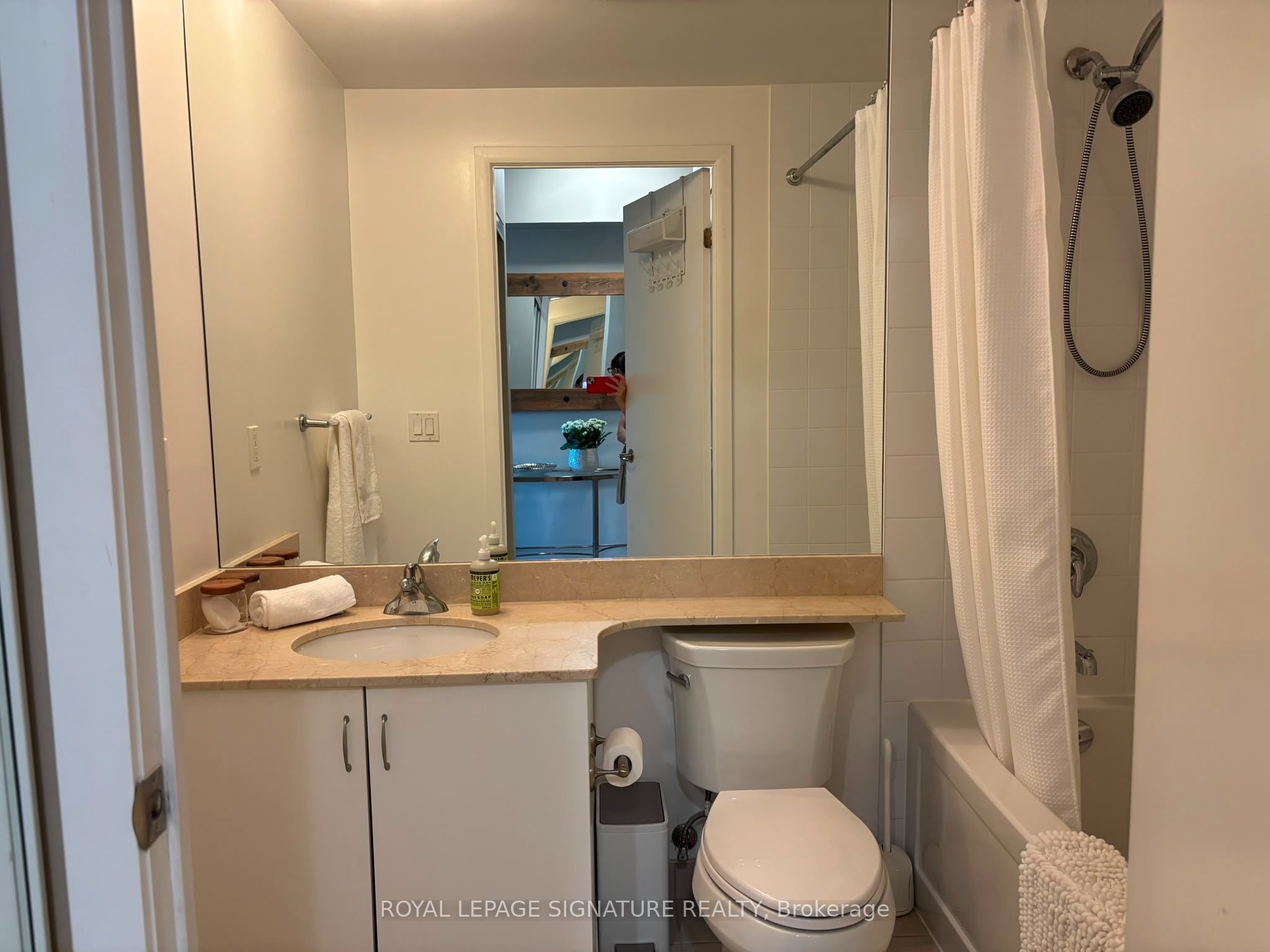 209 Fort York Boulevard 868 Property Photo 8