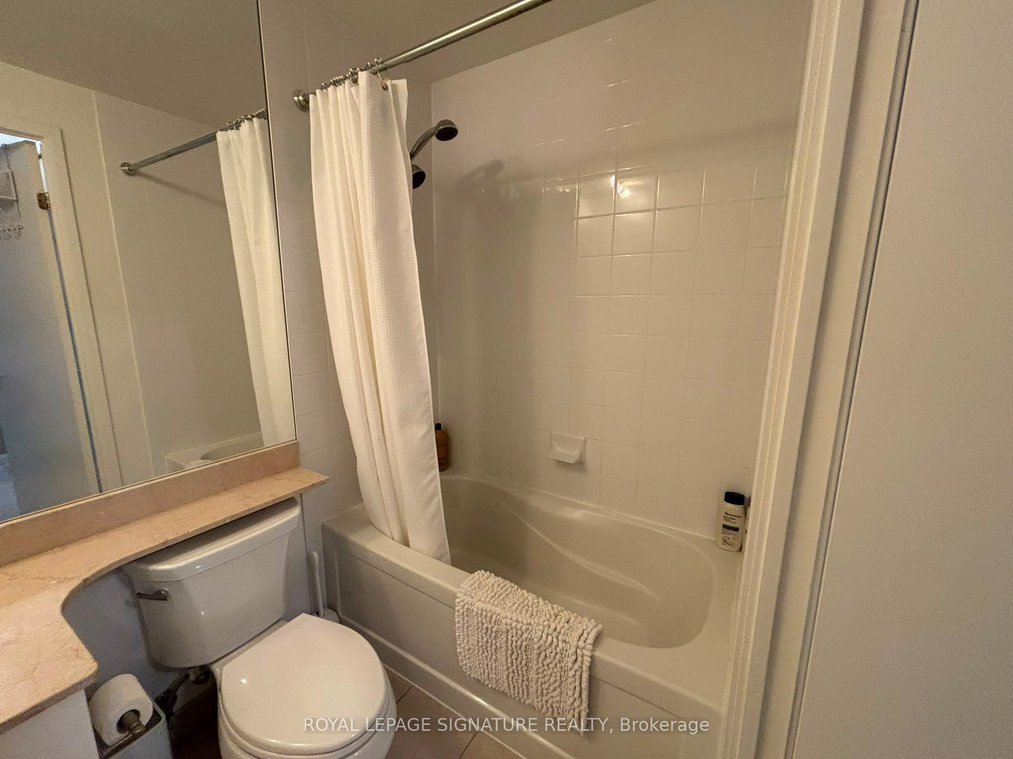 209 Fort York Boulevard 868 Property Photo 9