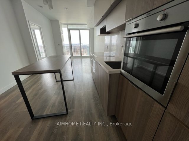 8 Eglinton Avenue E 3505 Property Photo 4