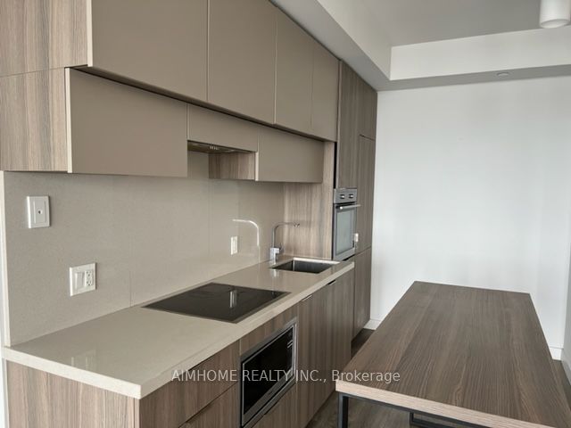 8 Eglinton Avenue E 3505 Property Photo 6