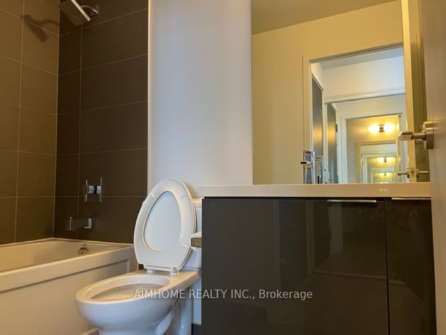 8 Eglinton Avenue E 3505 Property Photo 12
