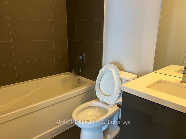 8 Eglinton Avenue E 3505 Property Photo 13