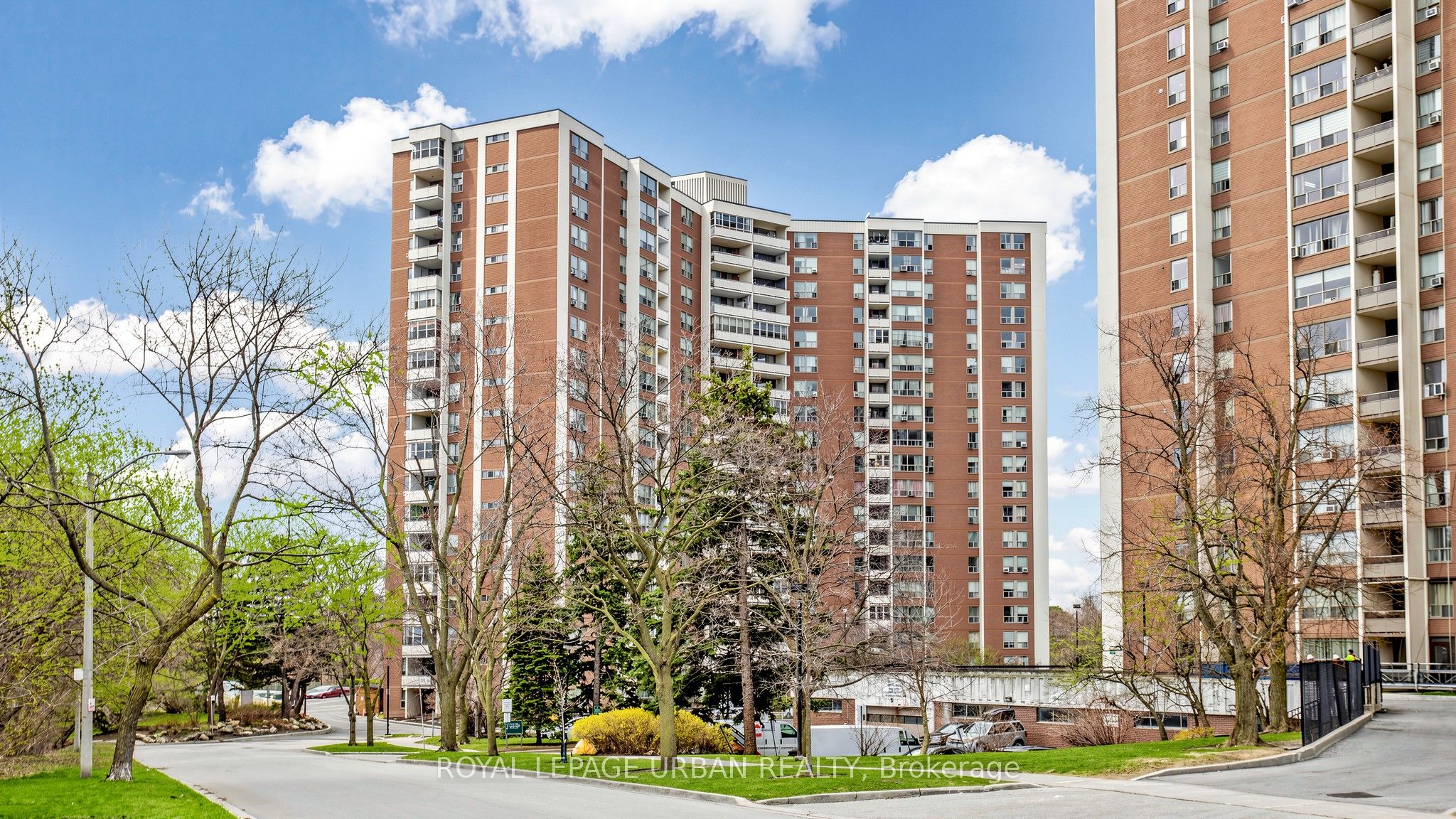 60 Pavane Linkway 602 Property Photo 2