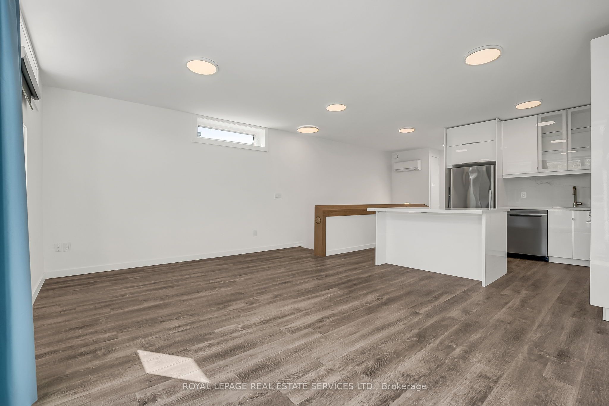 439 Winona Drive C Property Photo 11