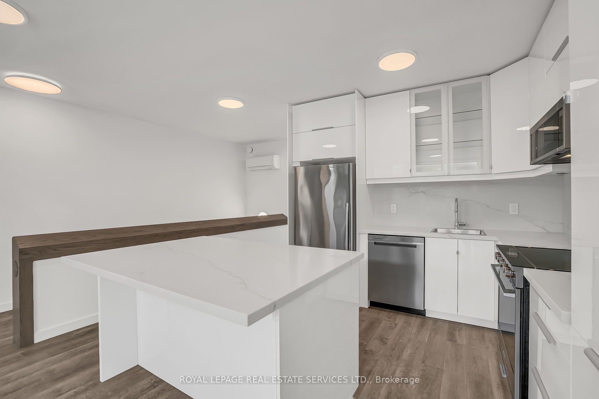 439 Winona Drive C Property Photo 20
