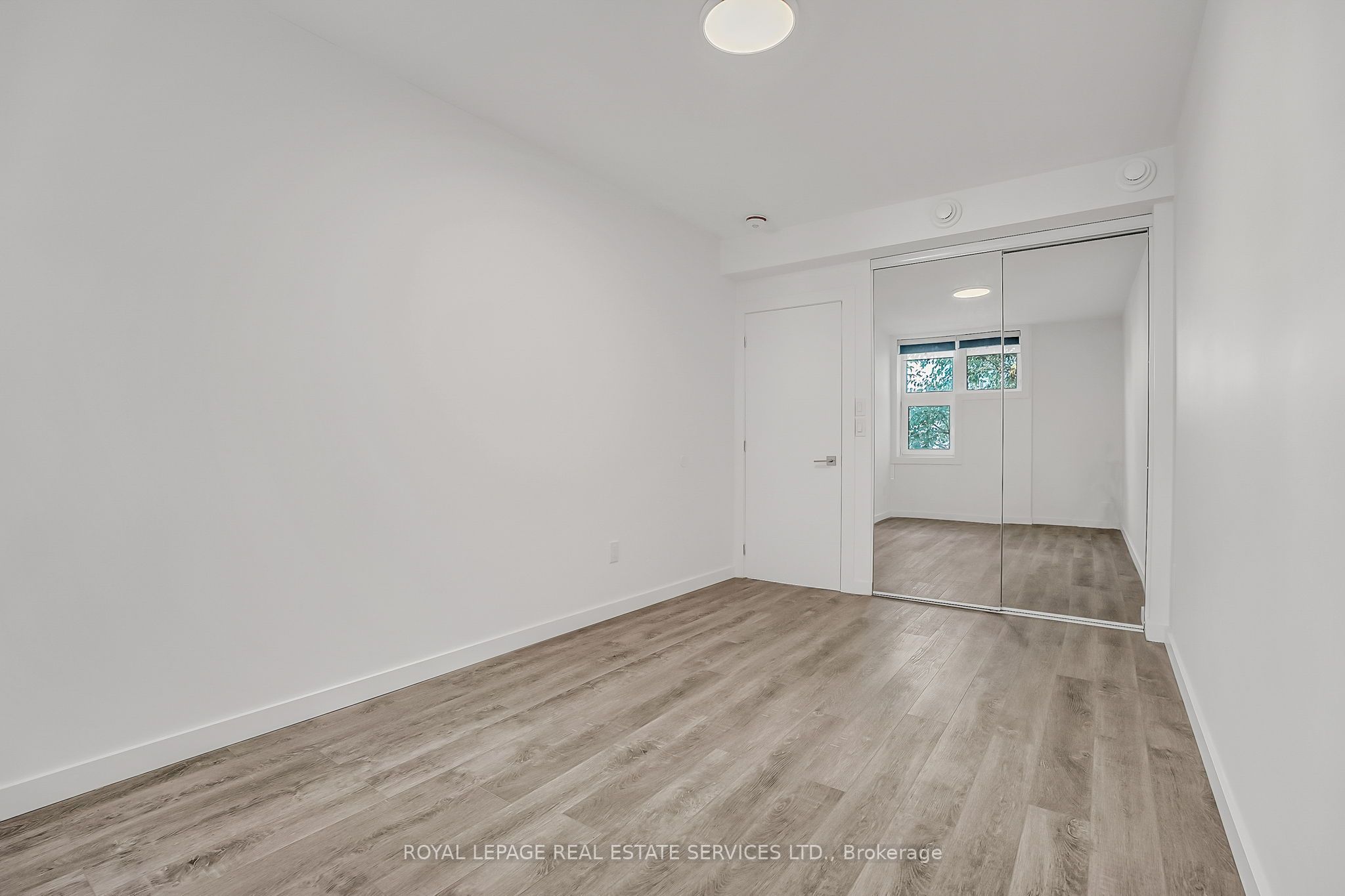 439 Winona Drive C Property Photo 30