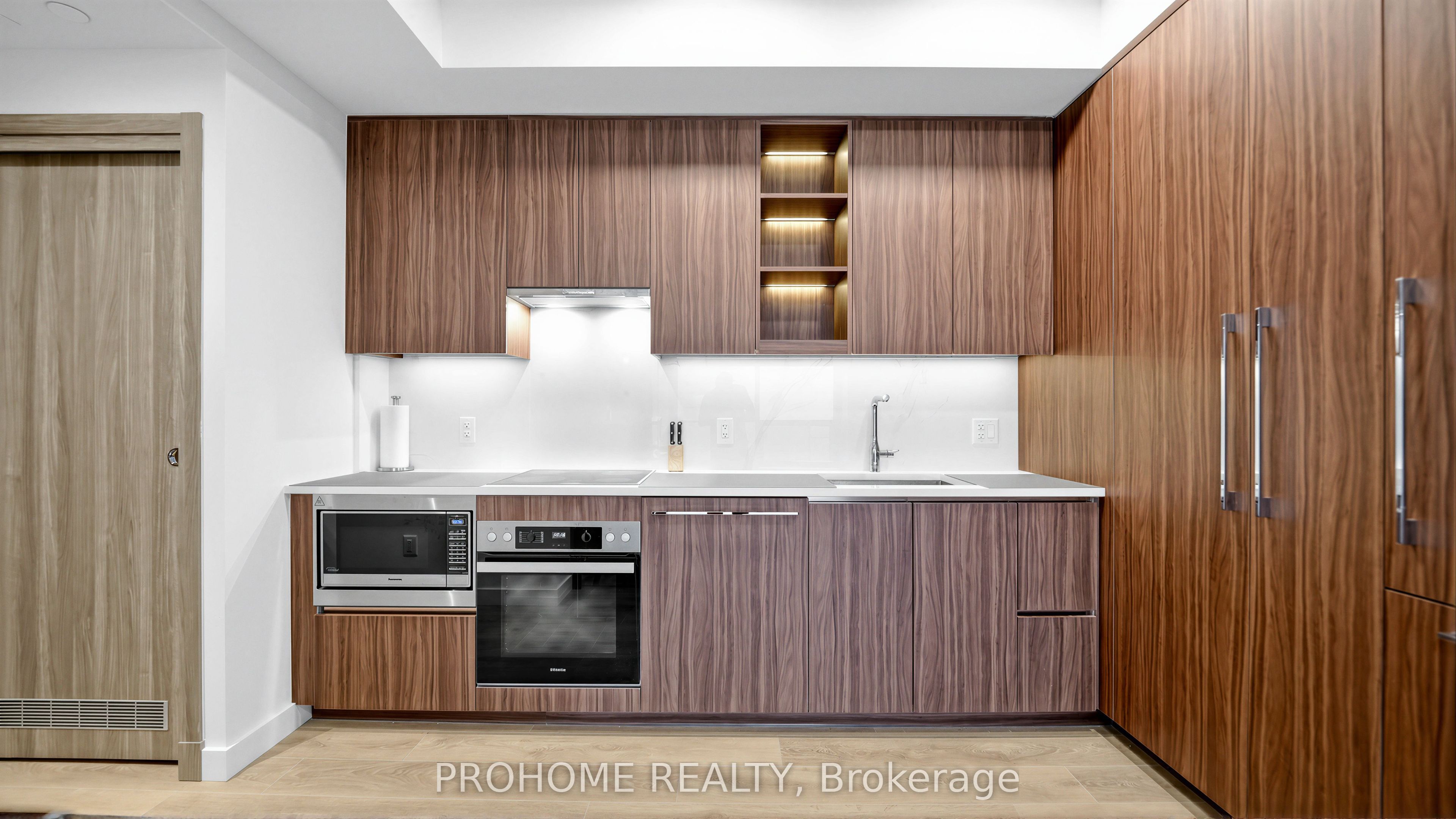 27 Mcmahon Drive 1006 Property Photo 11