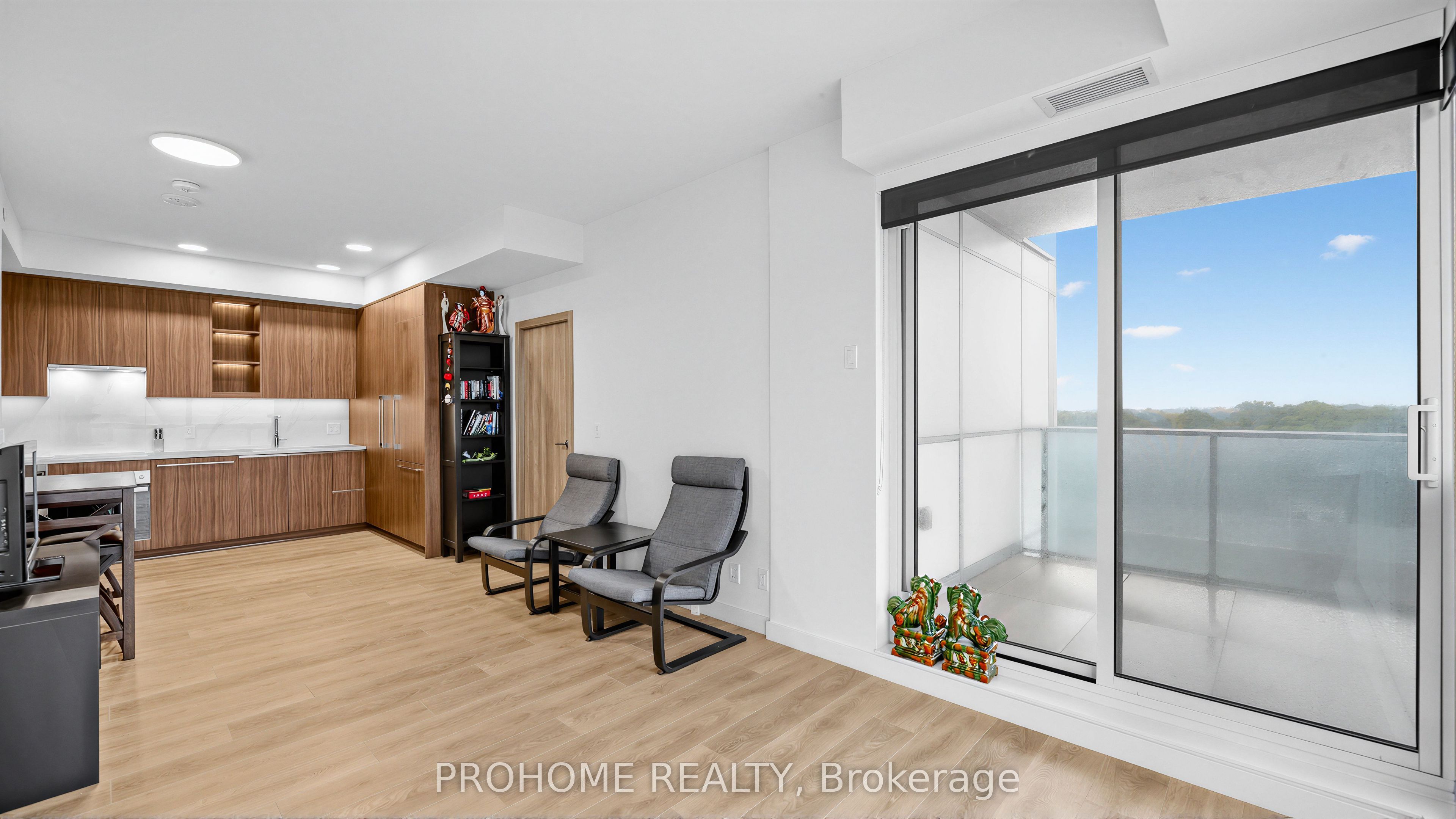 27 Mcmahon Drive 1006 Property Photo 14
