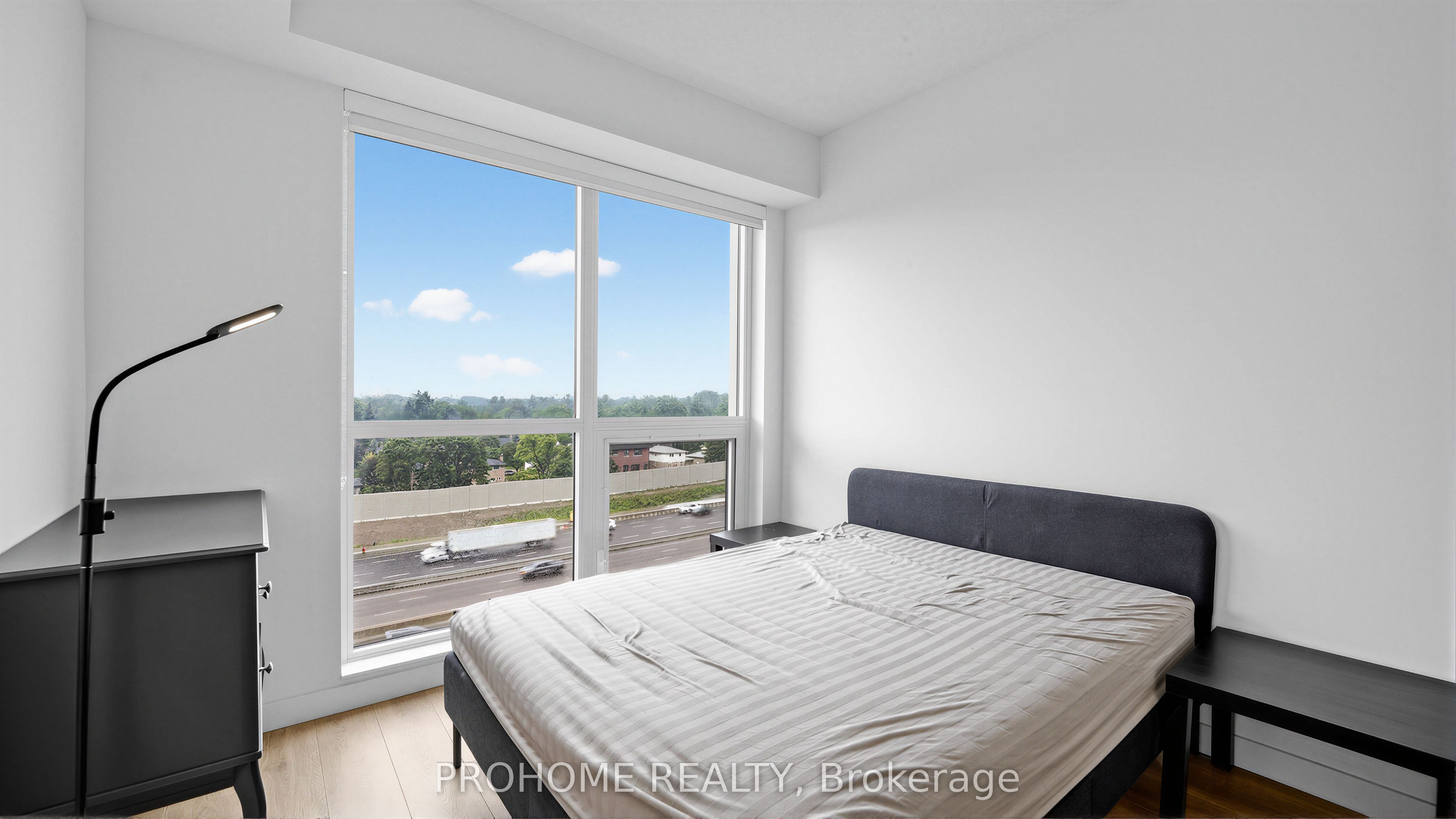 27 Mcmahon Drive 1006 Property Photo 19