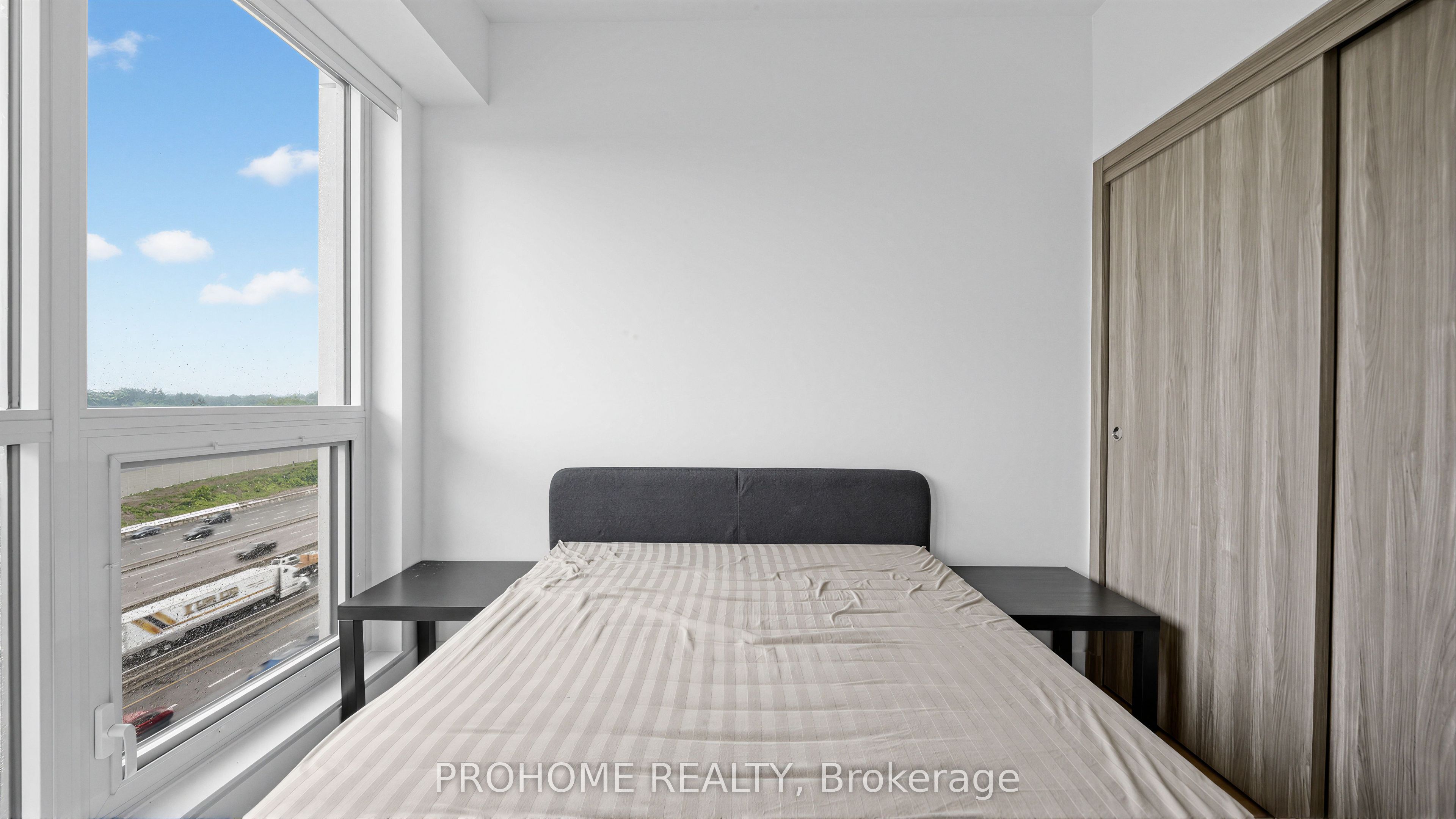 27 Mcmahon Drive 1006 Property Photo 20