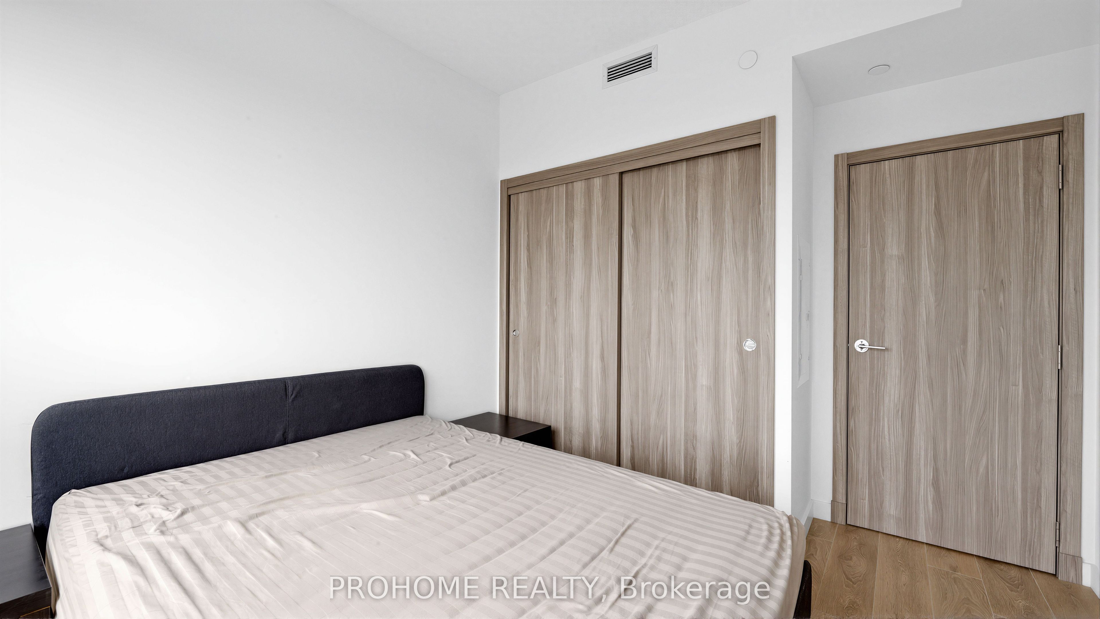 27 Mcmahon Drive 1006 Property Photo 21
